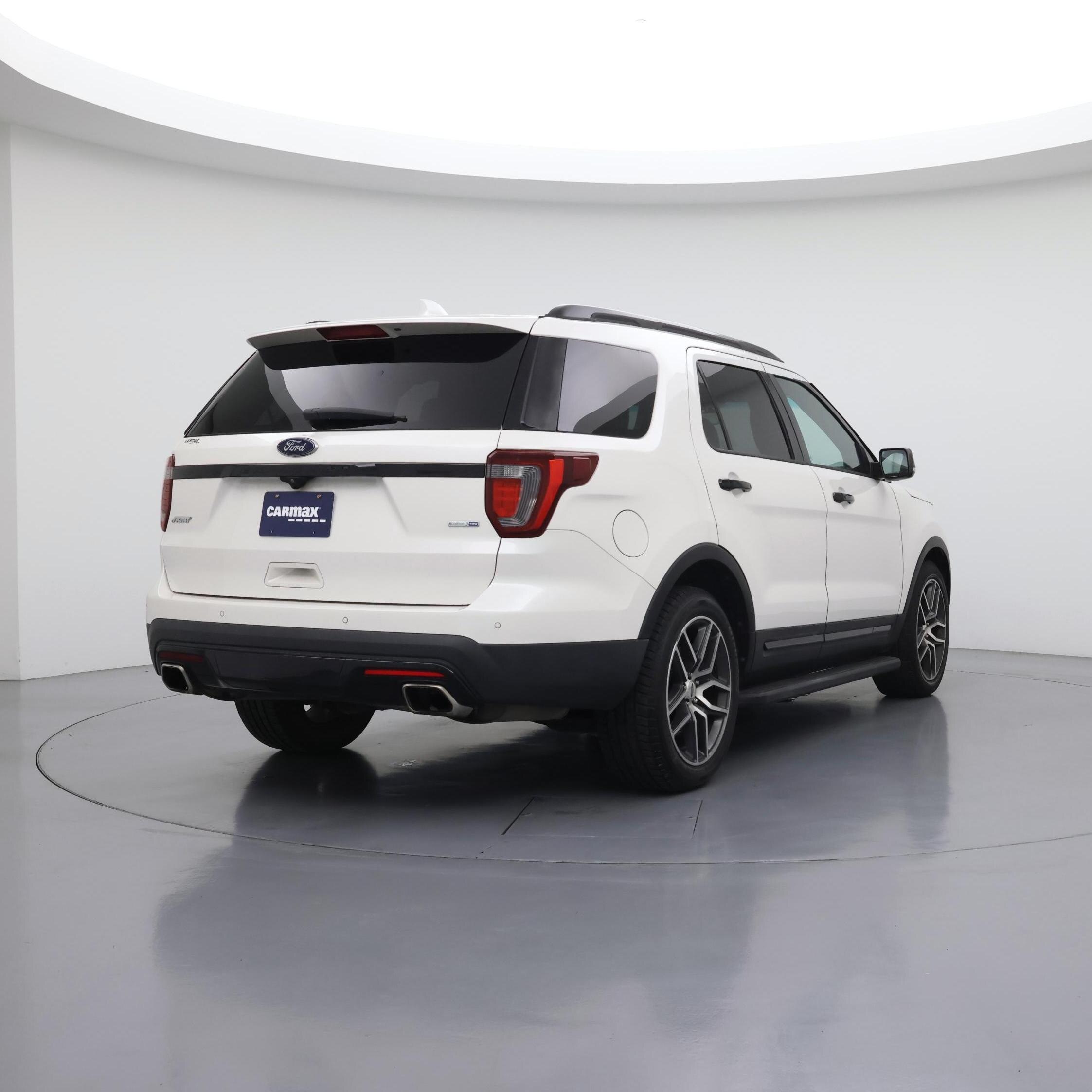 Thumbnail: 2016 Ford Explorer - 8