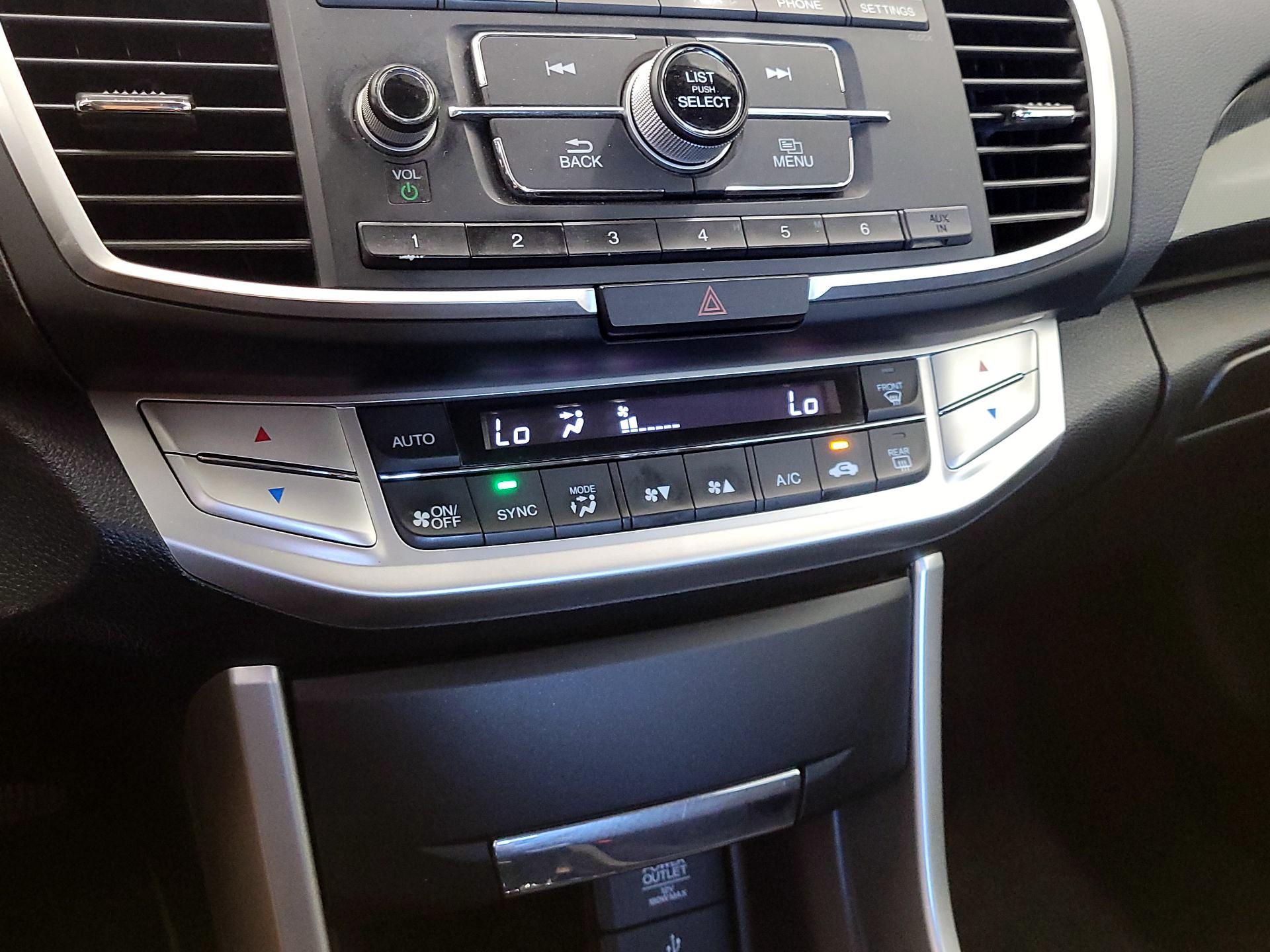 Thumbnail: 2015 Honda Accord - 16