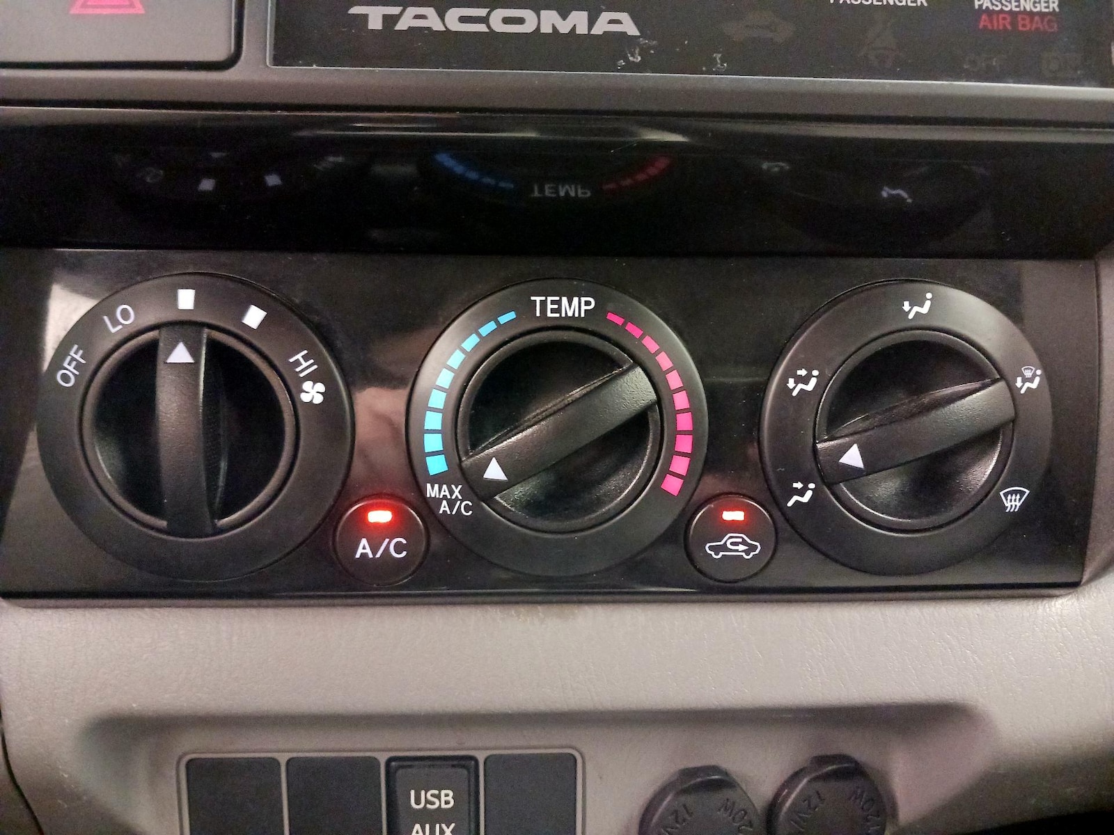 2015 Toyota Tacoma PreRunner - Photo 17
