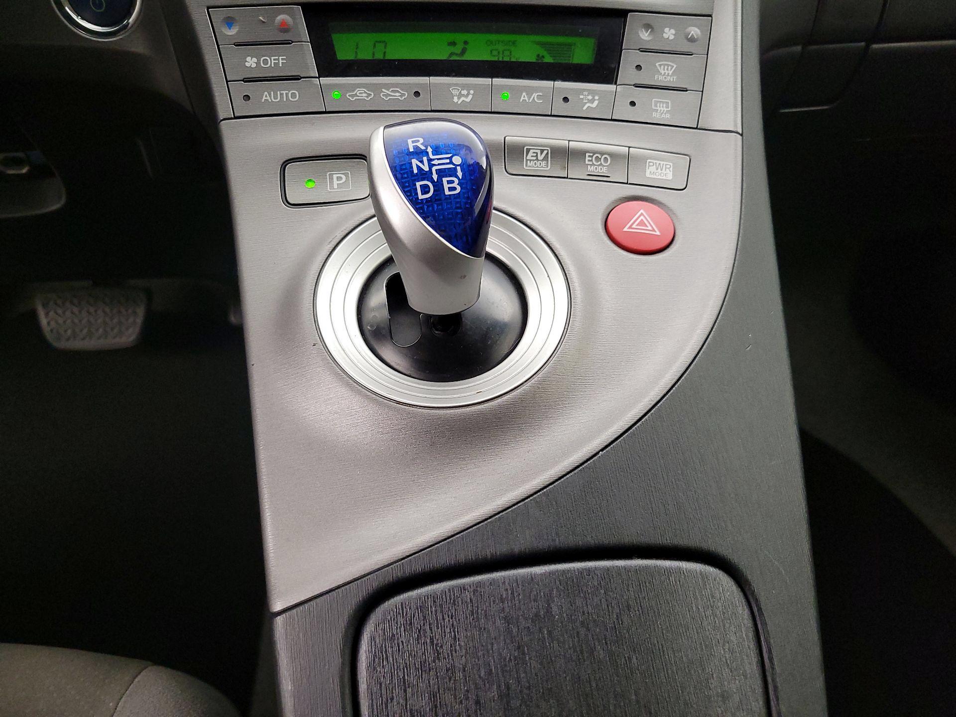 Thumbnail: 2015 Toyota Prius - 15