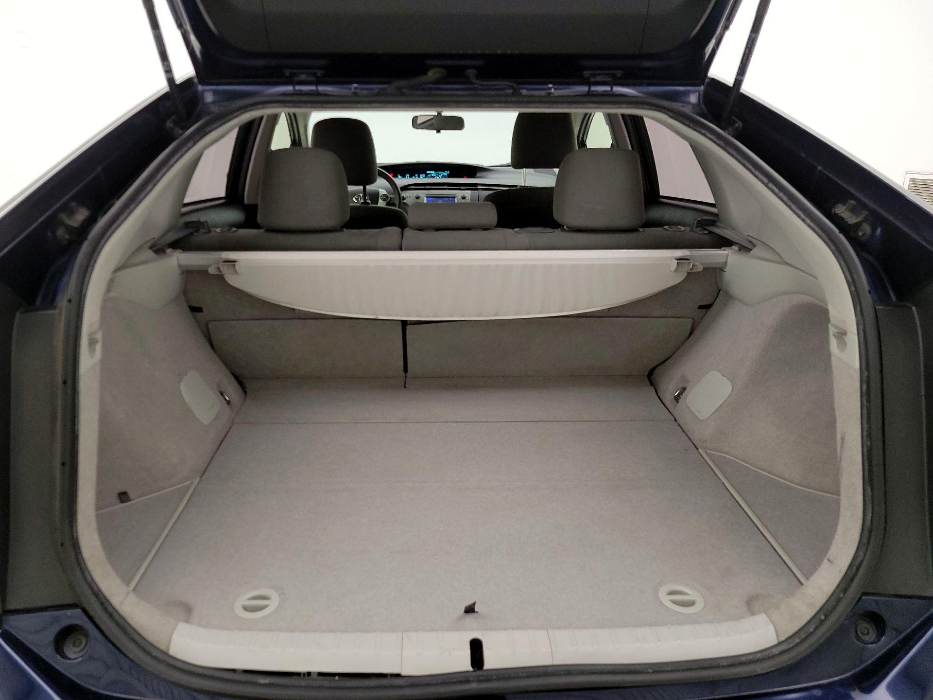 Thumbnail: 2015 Toyota Prius - 18