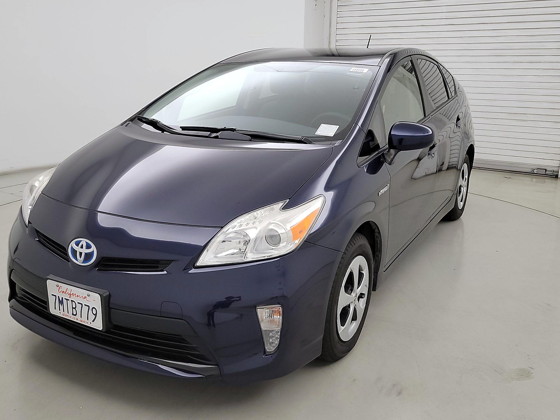 Thumbnail: 2015 Toyota Prius - 3