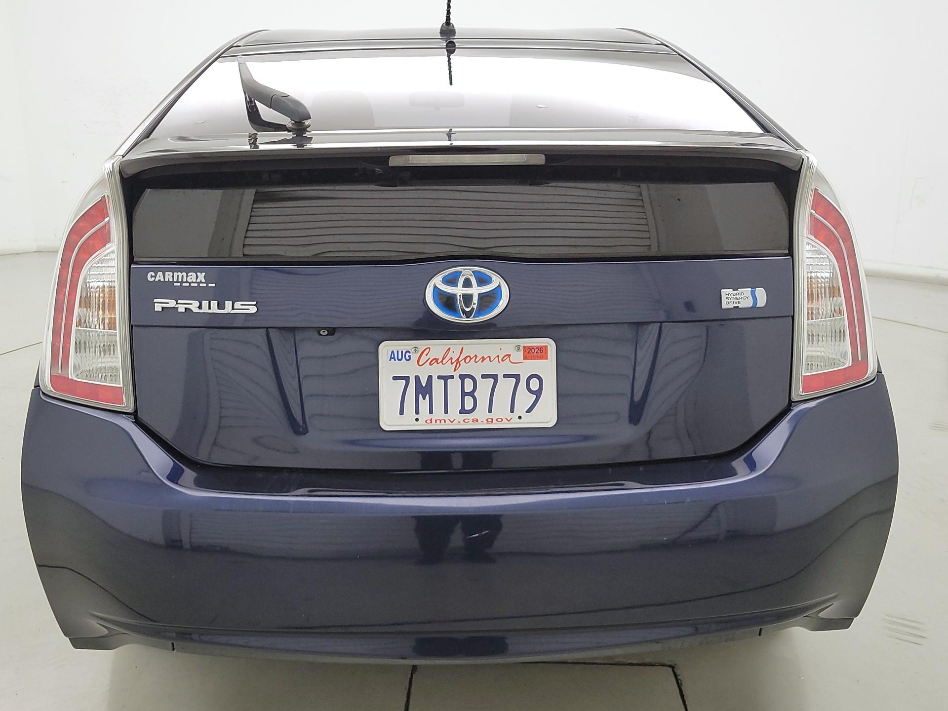 Thumbnail: 2015 Toyota Prius - 6