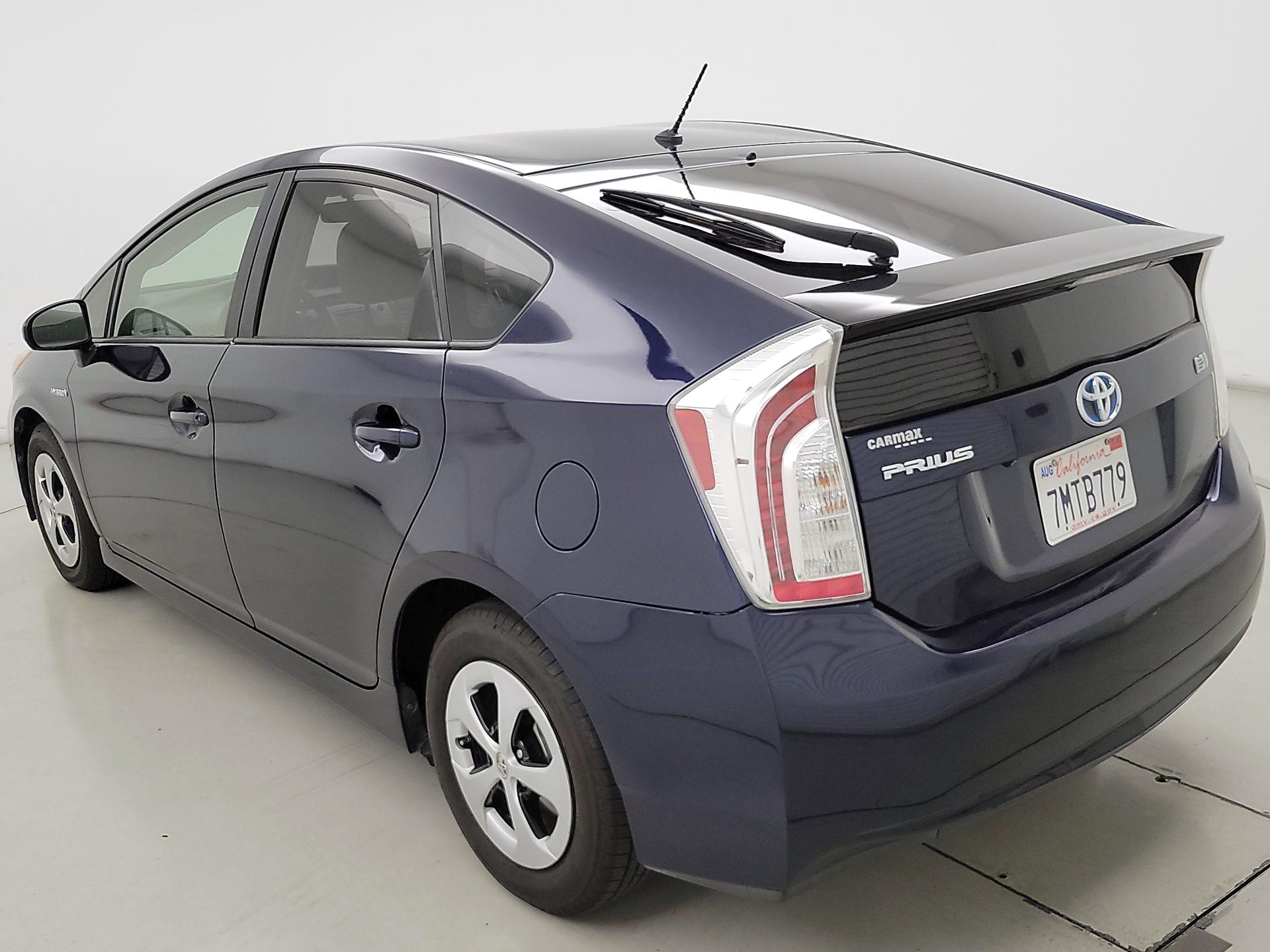 Thumbnail: 2015 Toyota Prius - 7