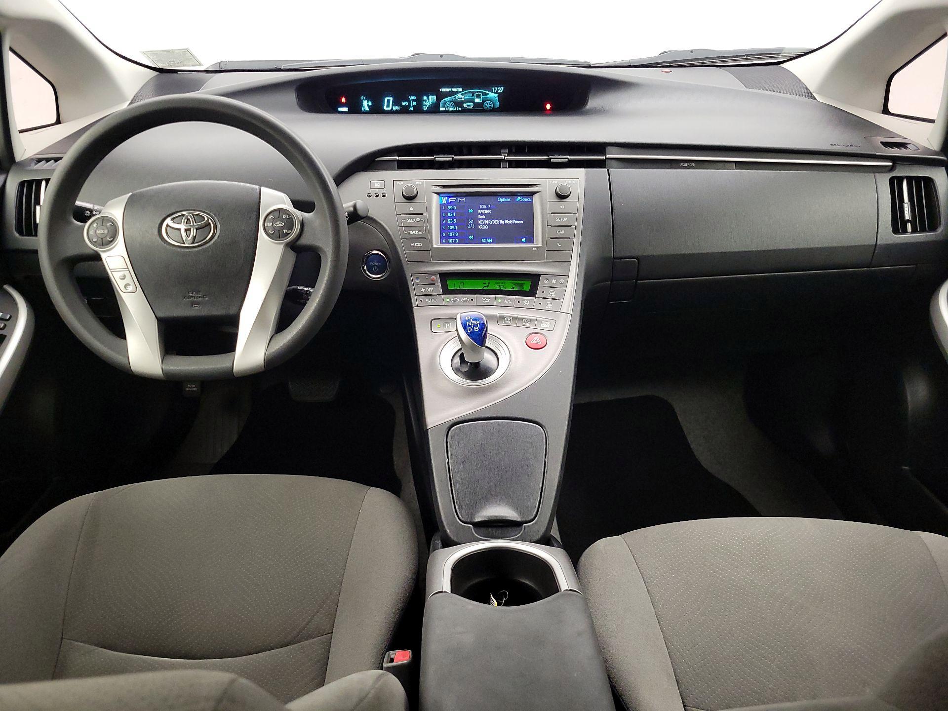 Thumbnail: 2015 Toyota Prius - 8