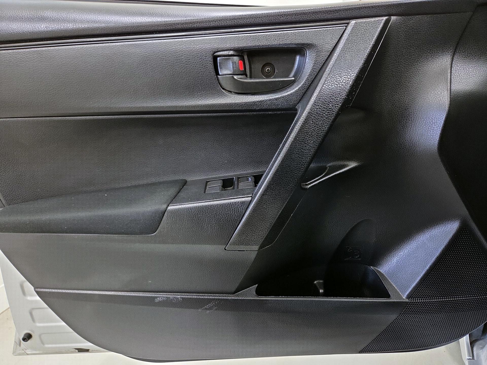 Thumbnail: 2017 Toyota Corolla - 12