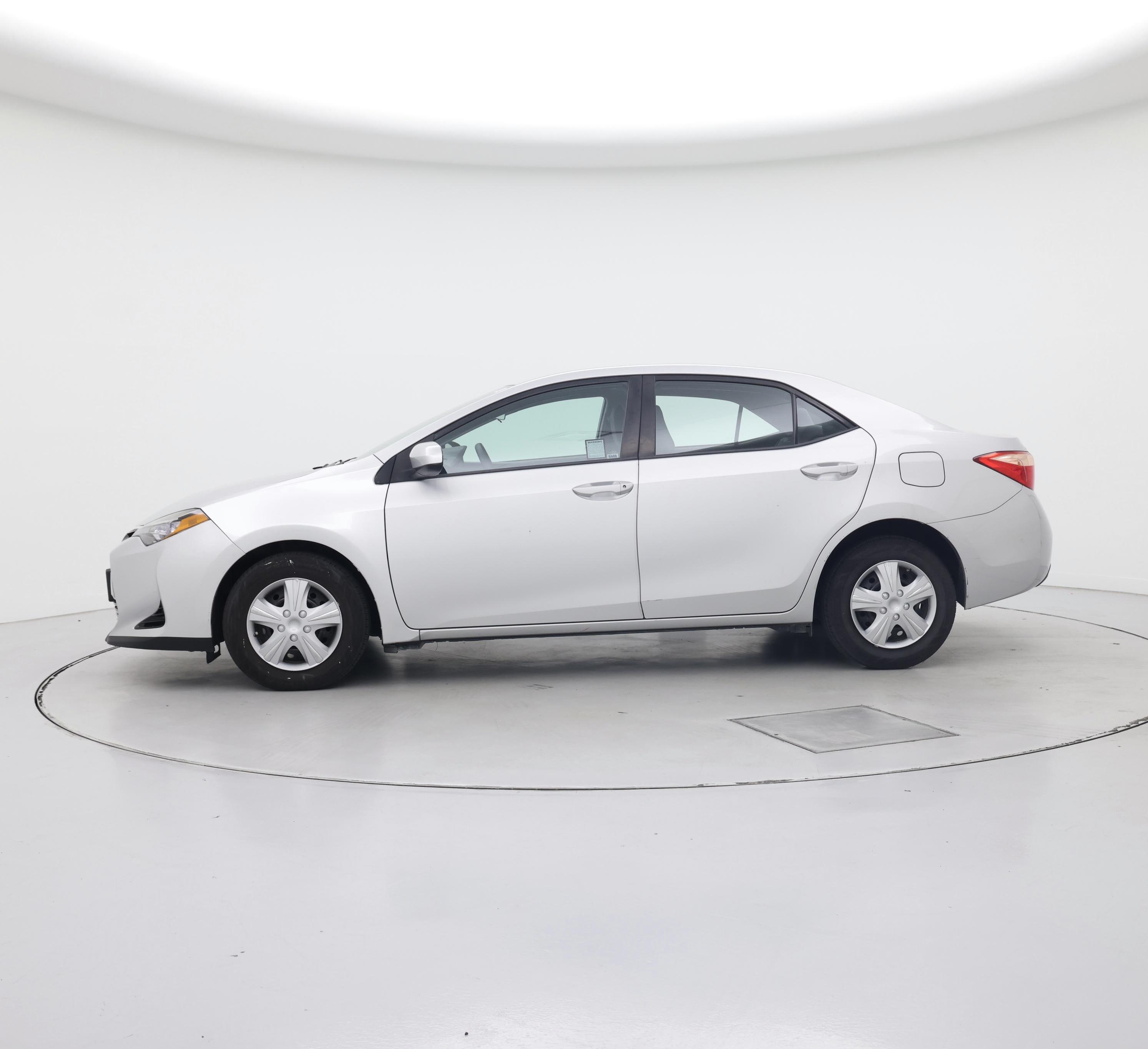 Thumbnail: 2017 Toyota Corolla - 3