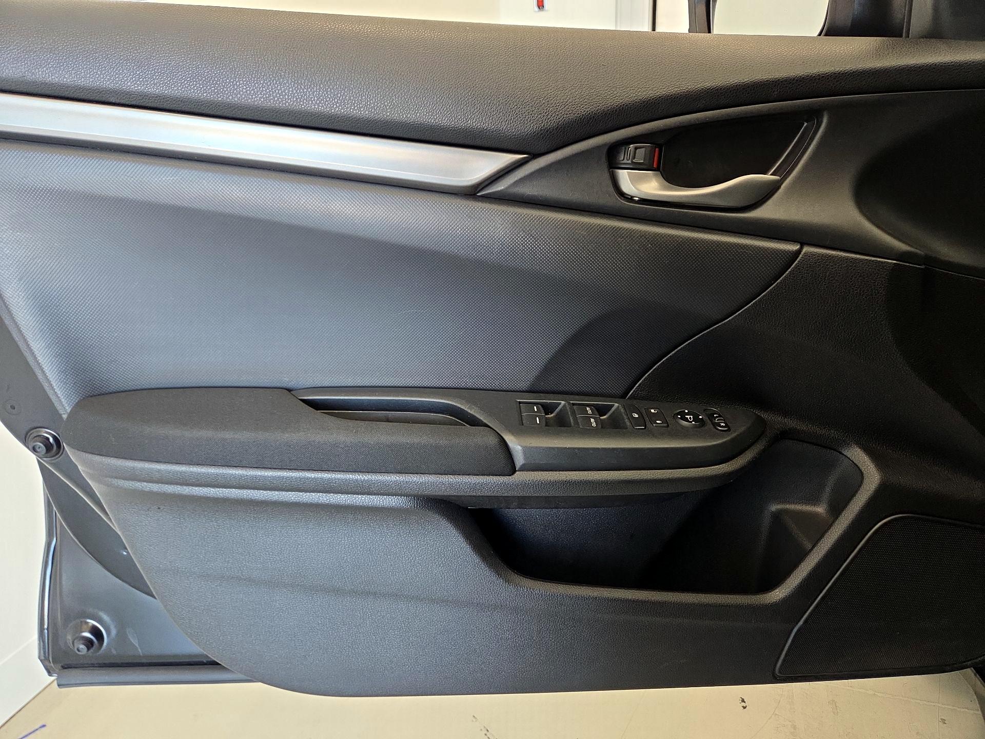 Thumbnail: 2018 Honda Civic - 12
