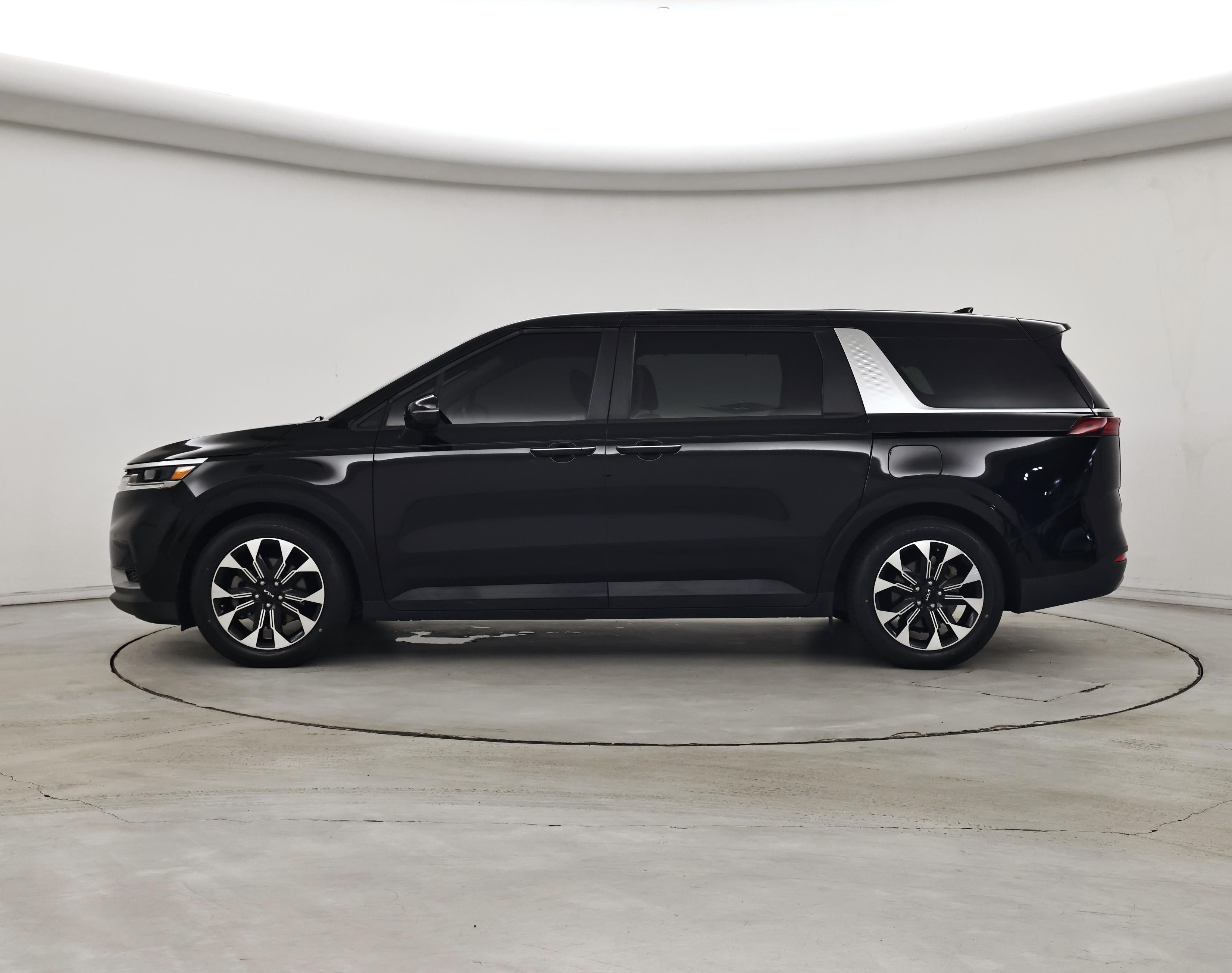 Thumbnail: 2023 Kia Carnival - 3