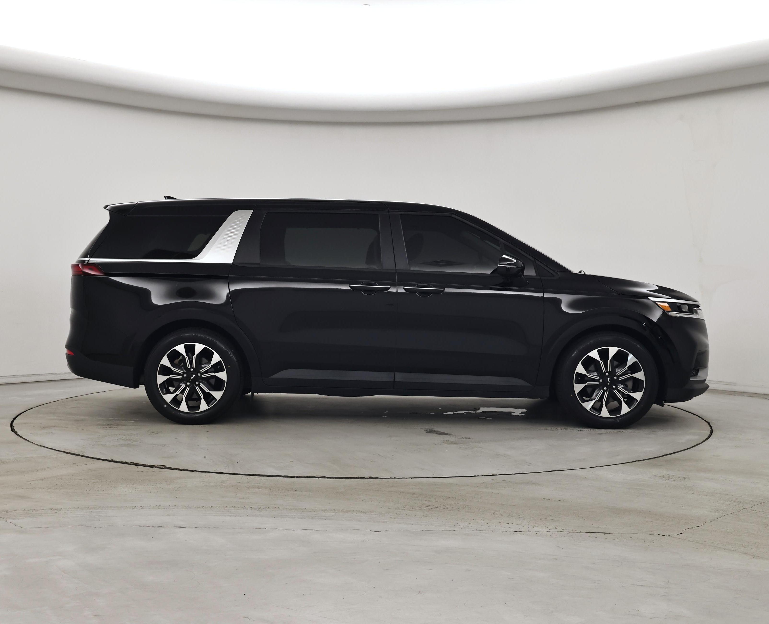 Thumbnail: 2023 Kia Carnival - 7