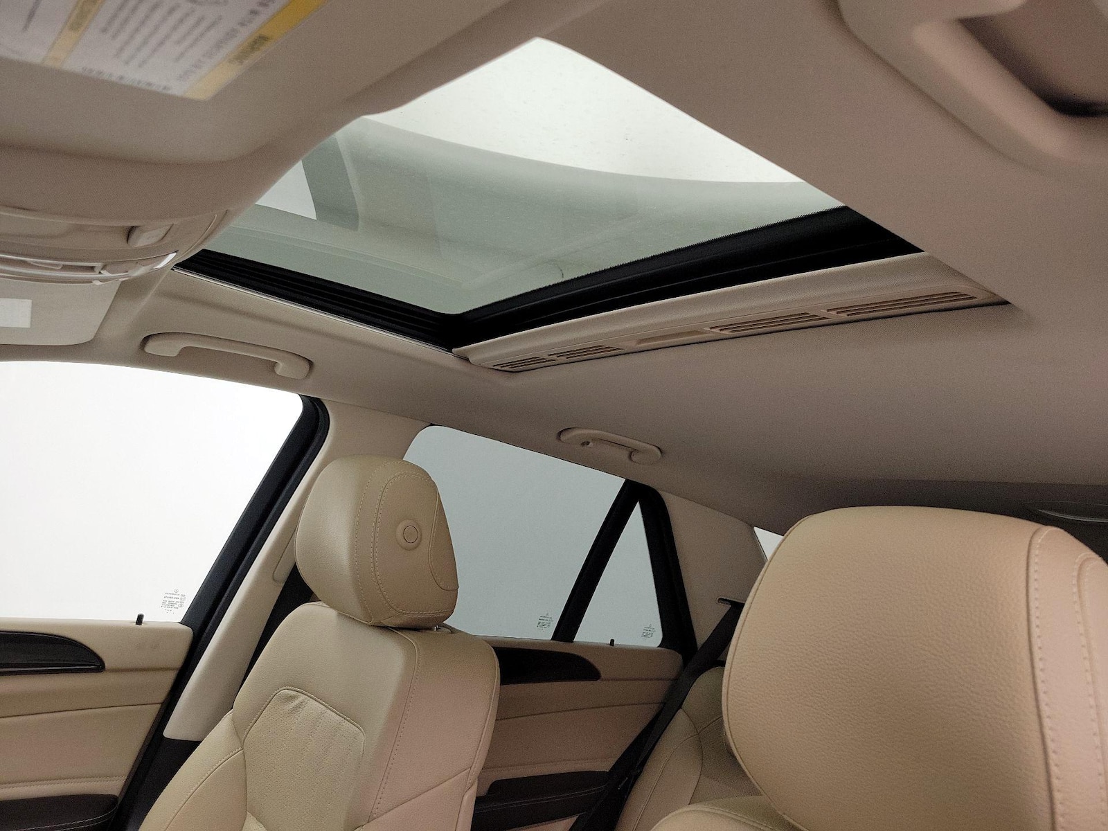Sunroof(s) & Overhead Airbags