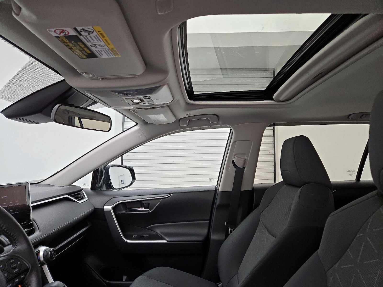 Sunroof(s) & Overhead Airbags