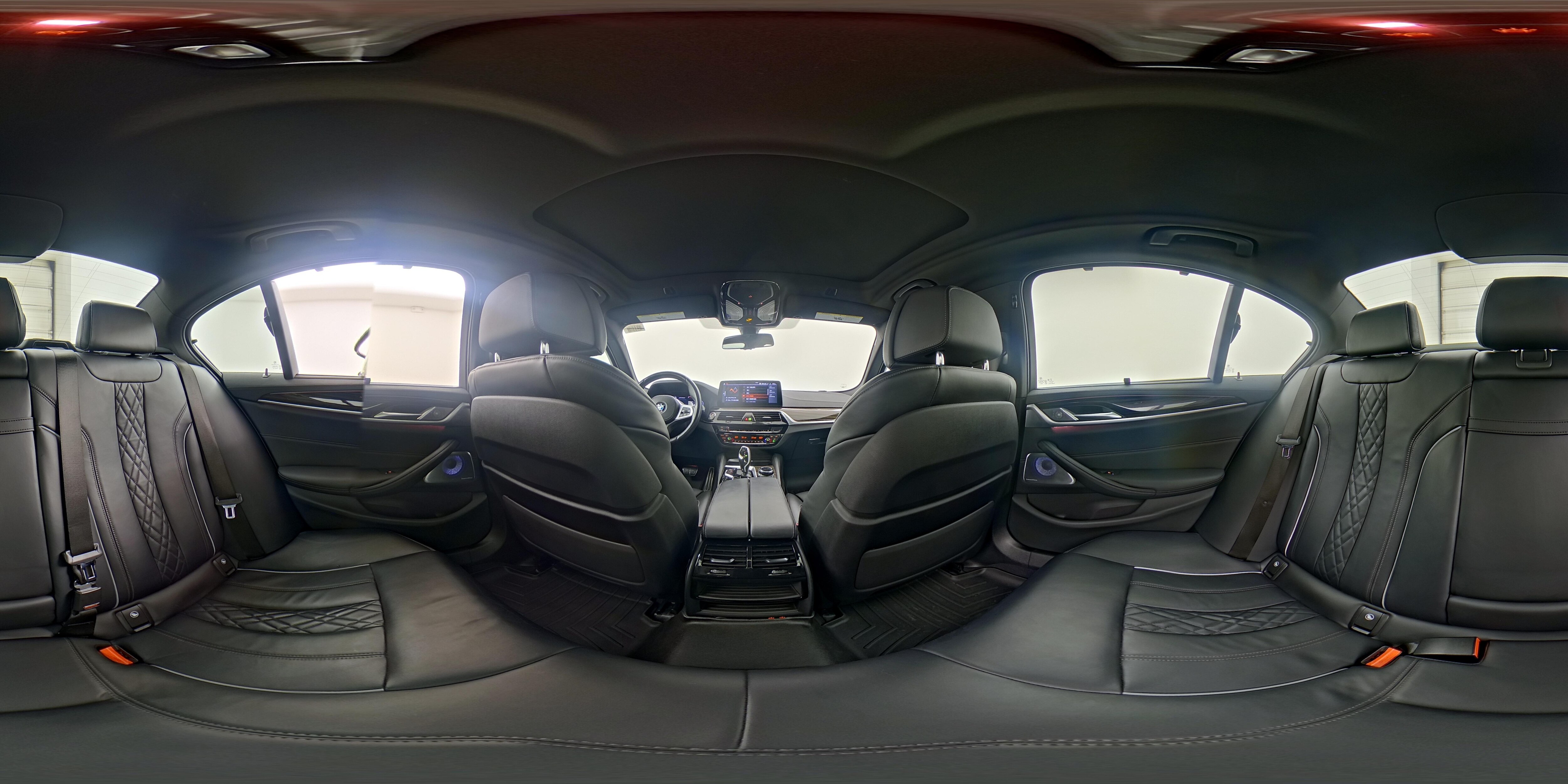 2021 BMW 5 Series M550i - Photo 27