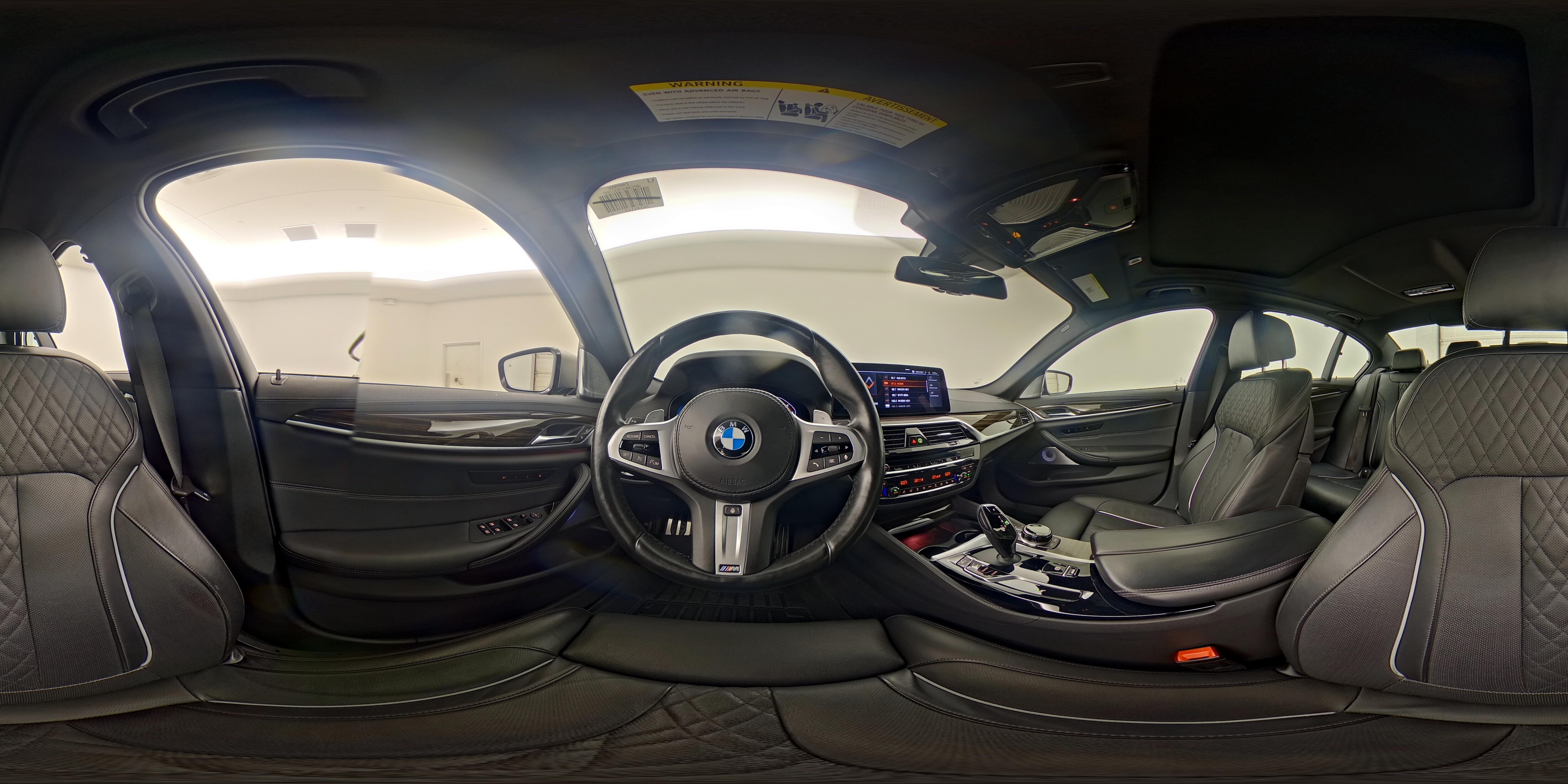 2021 BMW 5 Series M550i - Photo 28