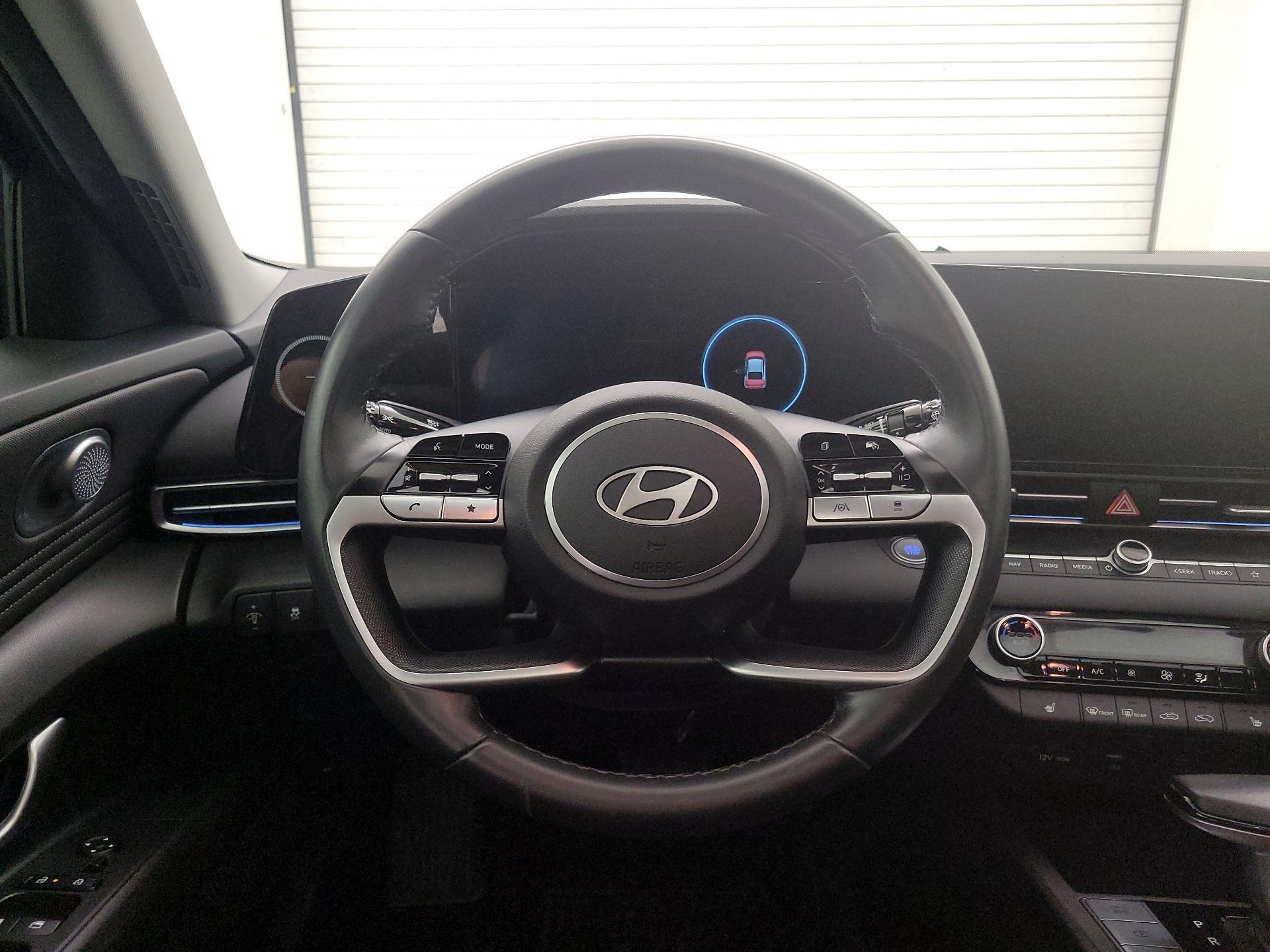 Thumbnail: 2024 Hyundai Elantra - 10