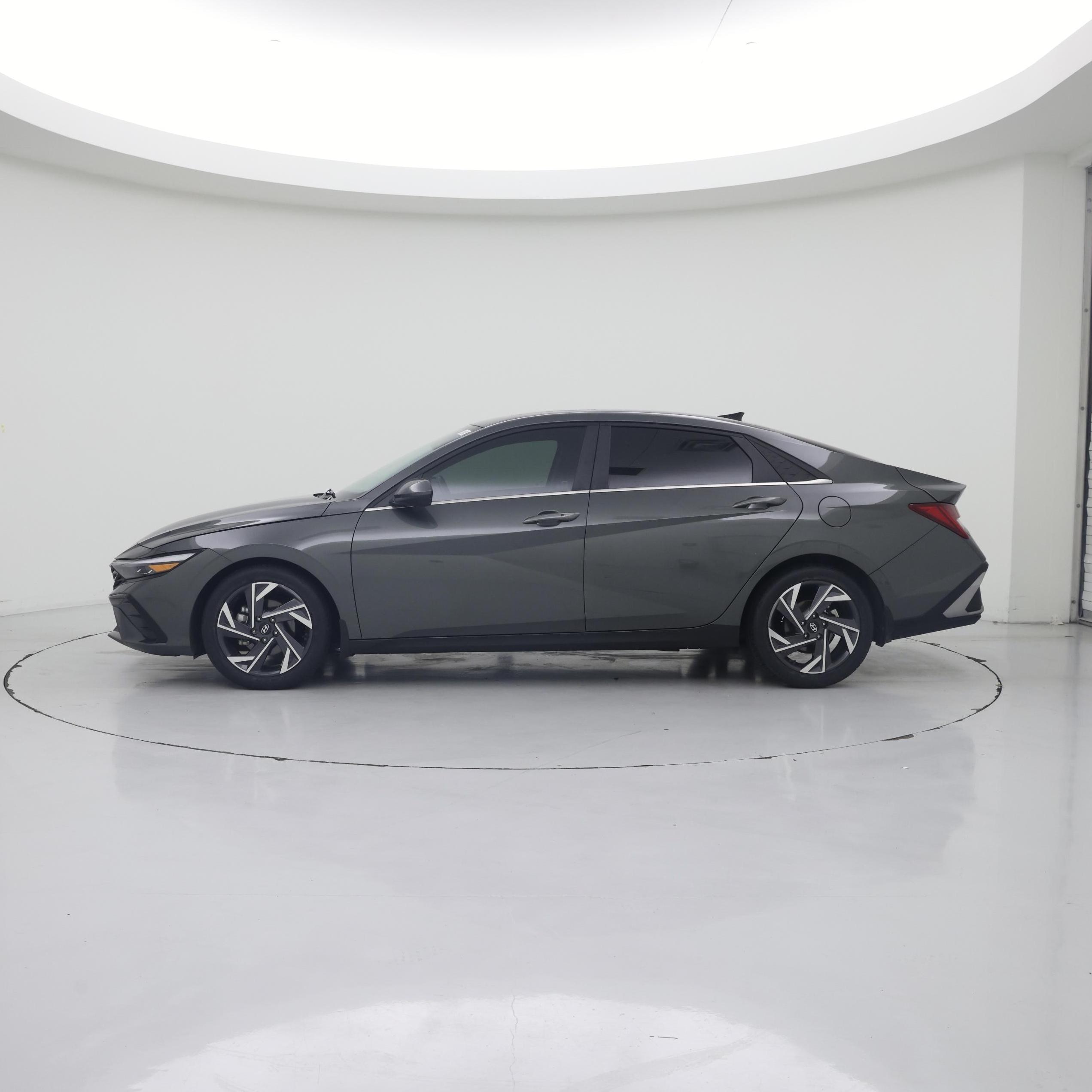 Thumbnail: 2024 Hyundai Elantra - 3