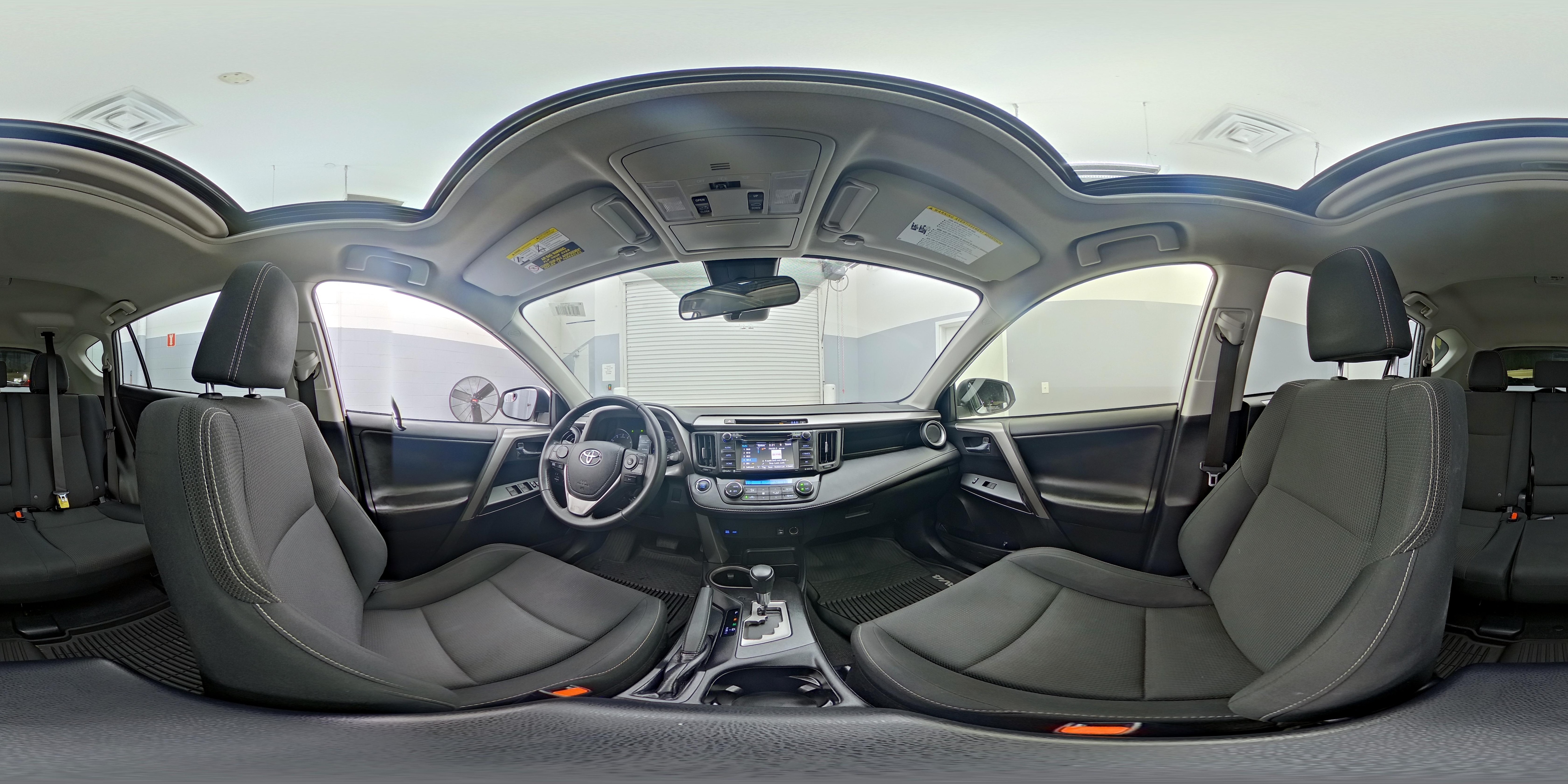 2017 Toyota RAV4 XLE - Photo 25