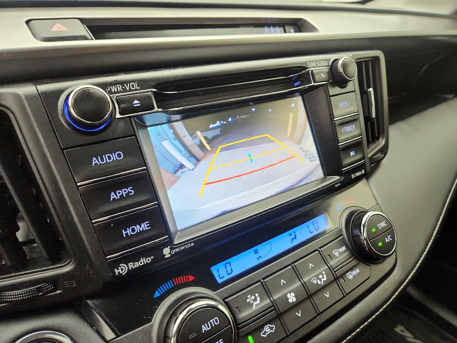 2017 Toyota RAV4 XLE - Photo 15