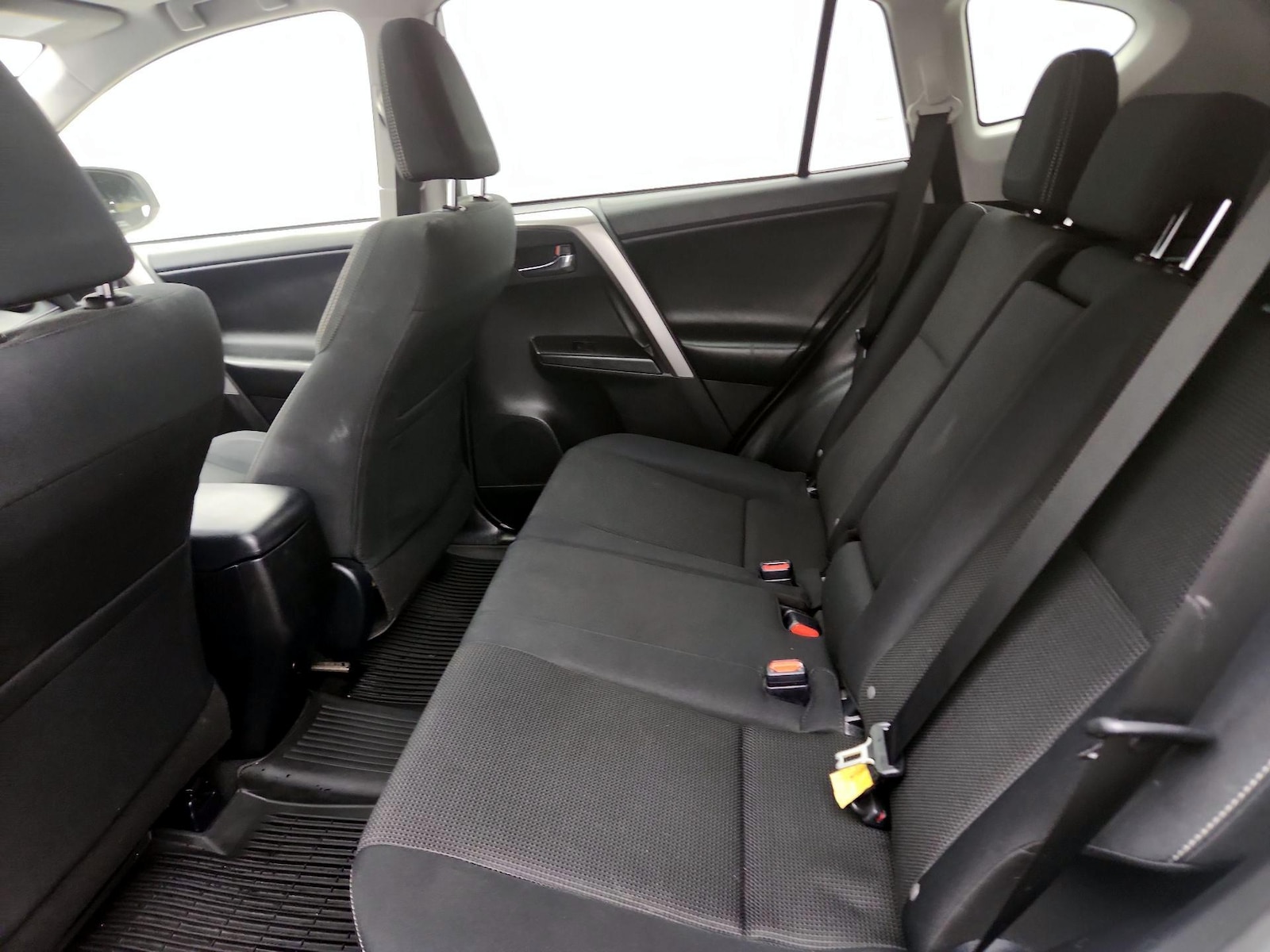 2017 Toyota RAV4 XLE - Photo 21
