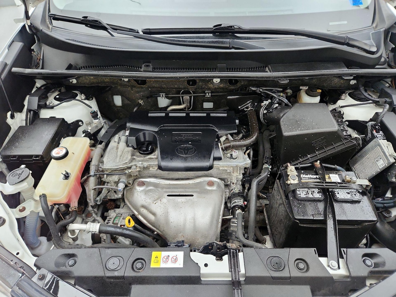 2017 Toyota RAV4 XLE - Photo 23