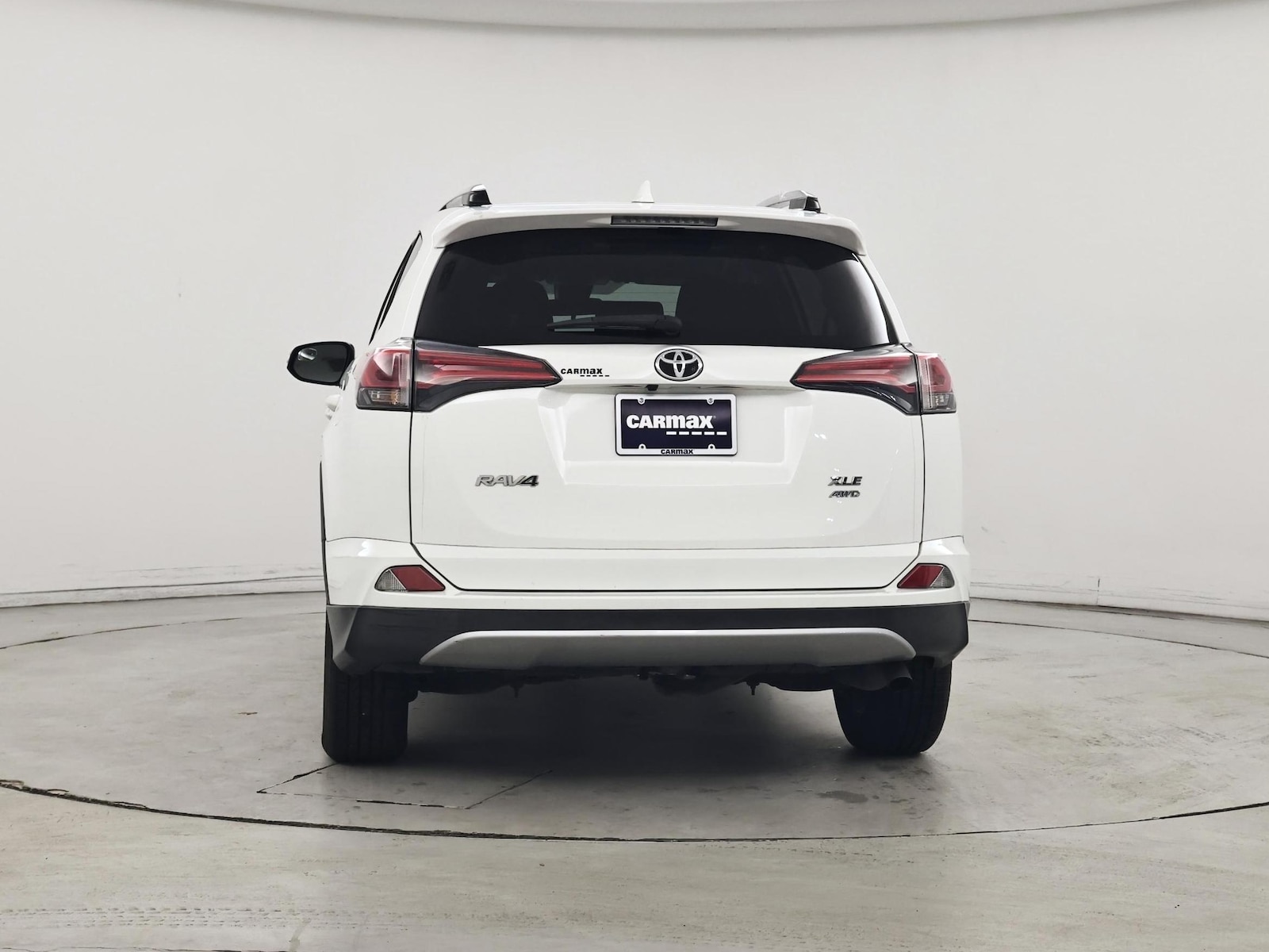 2017 Toyota RAV4 XLE - Photo 7