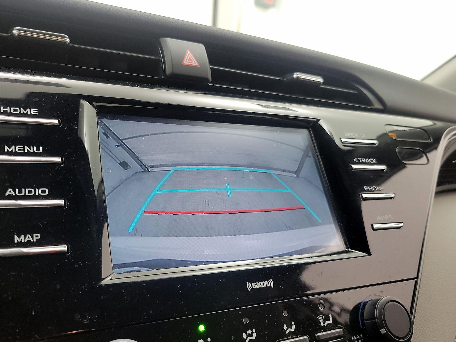 2020 Toyota Camry LE - Photo 15
