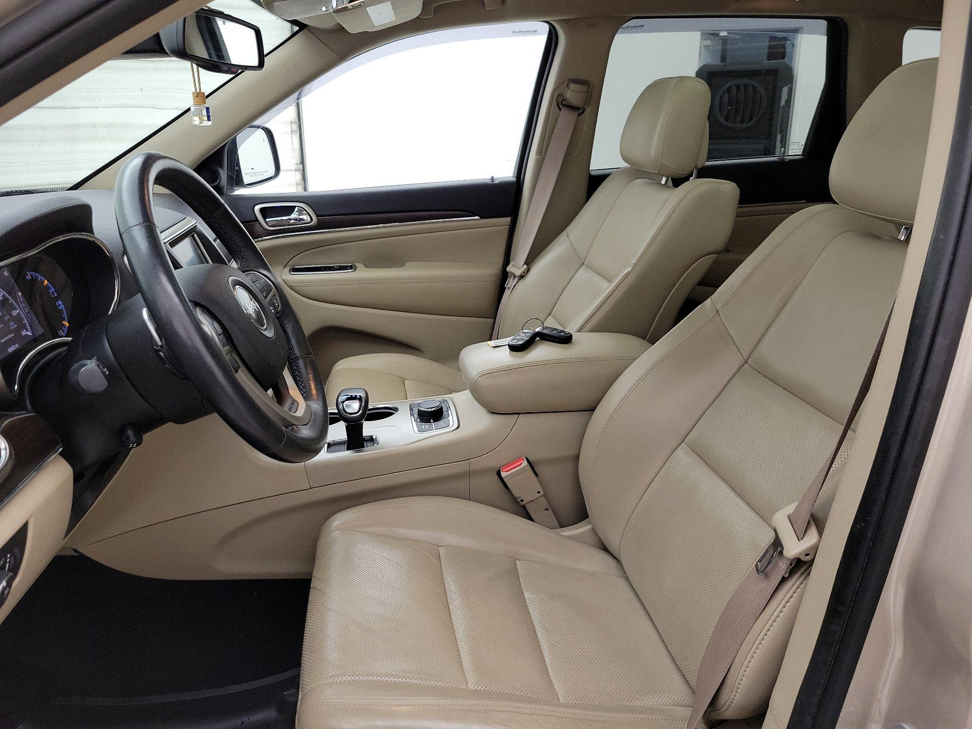 Thumbnail: 2014 Jeep Grand Cherokee - 11