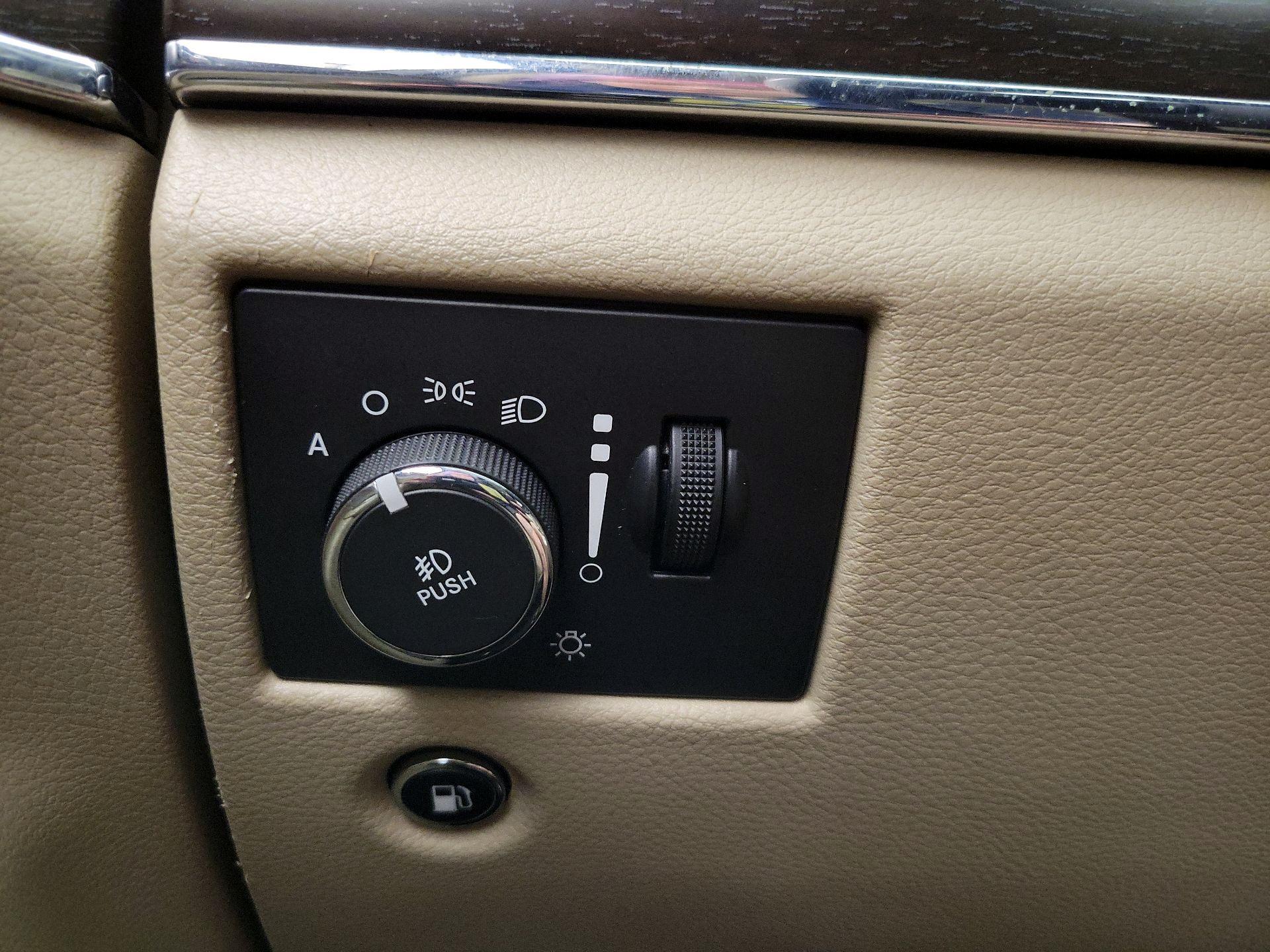 Thumbnail: 2014 Jeep Grand Cherokee - 13