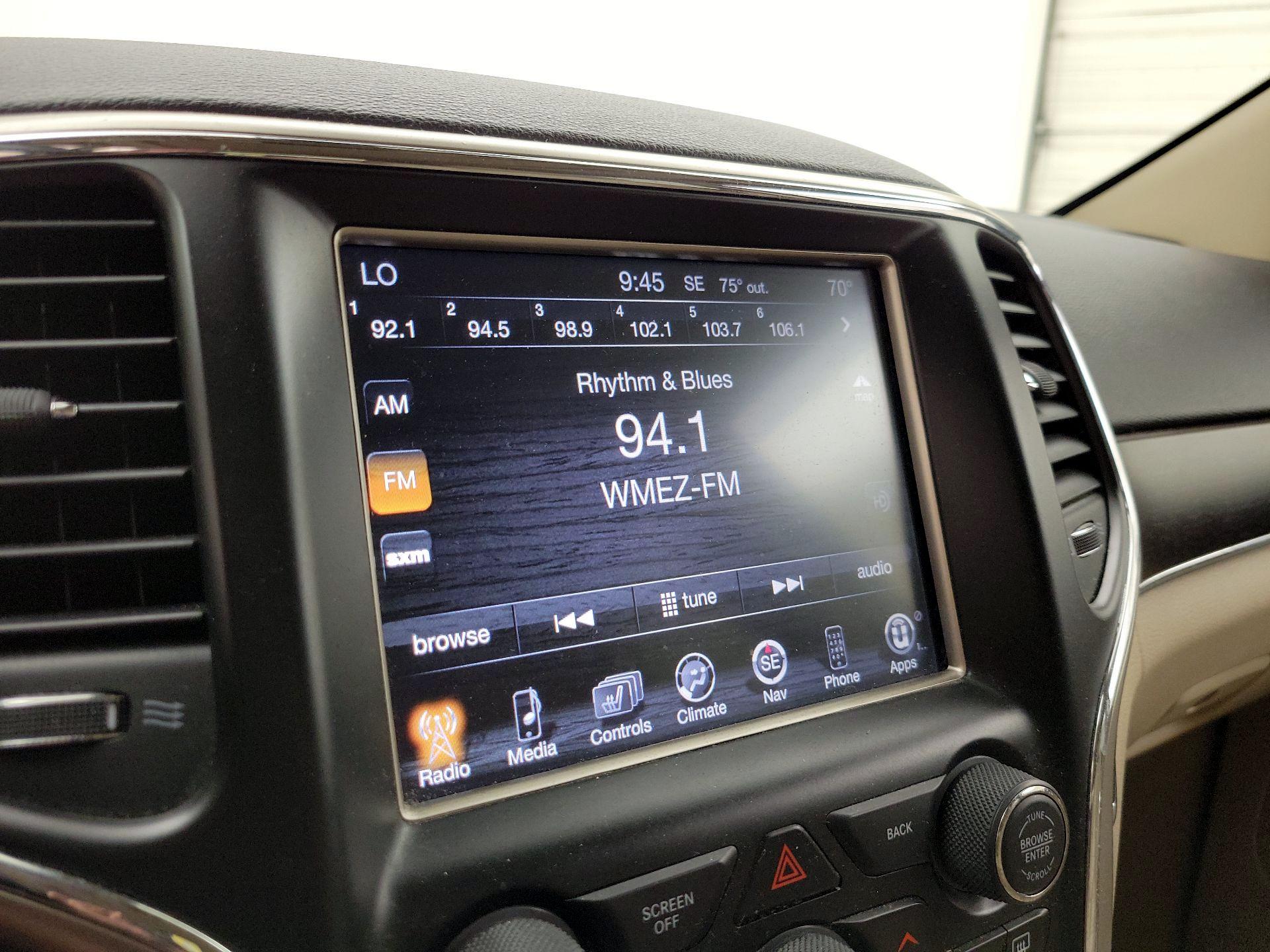 Thumbnail: 2014 Jeep Grand Cherokee - 16