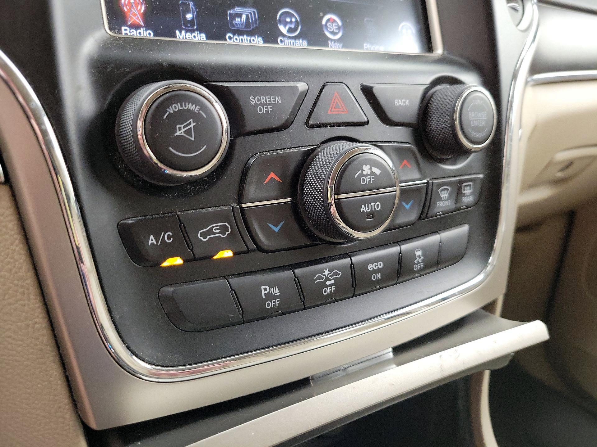 Thumbnail: 2014 Jeep Grand Cherokee - 17