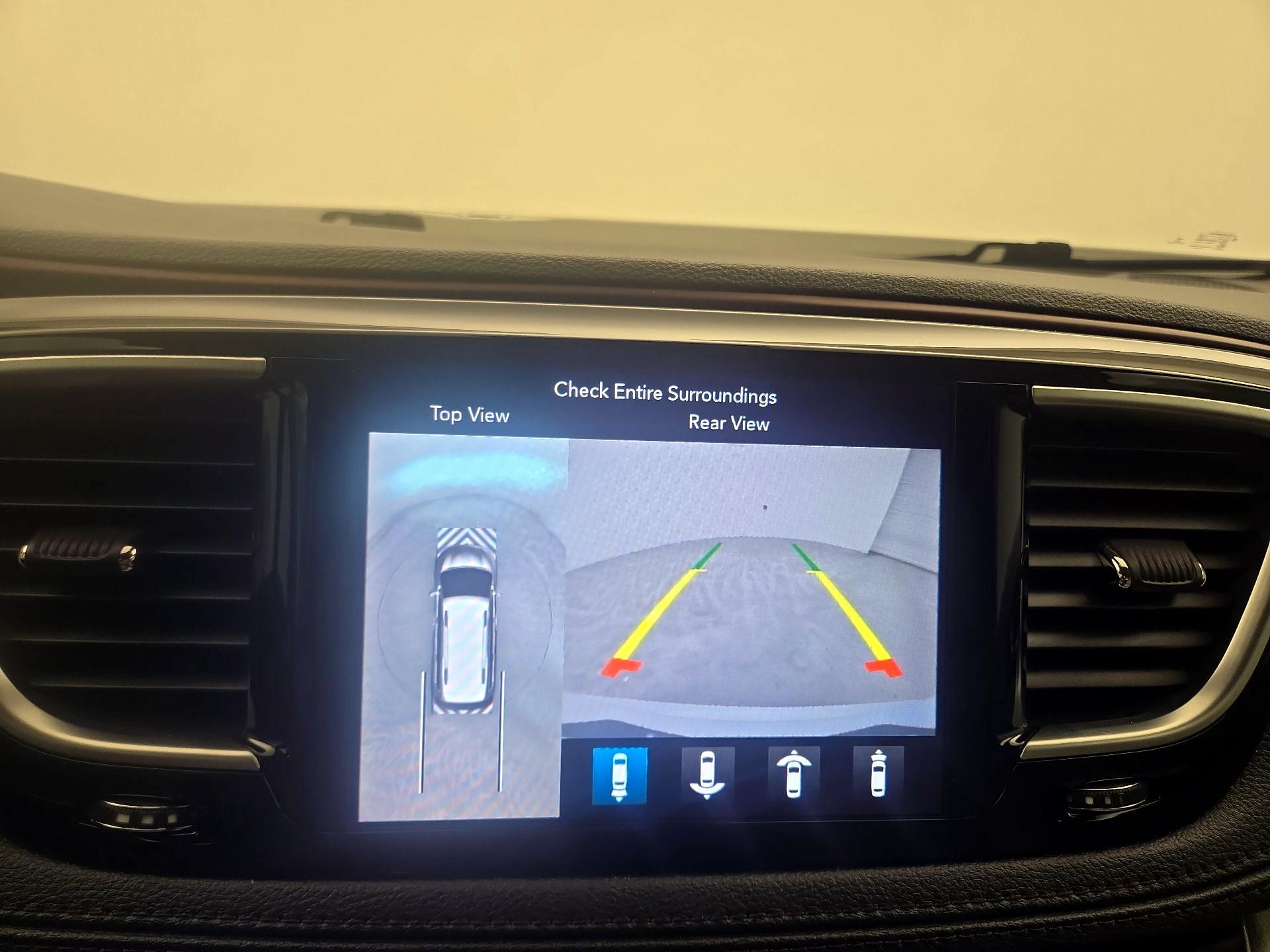 Thumbnail: 2018 Chrysler Pacifica - 14