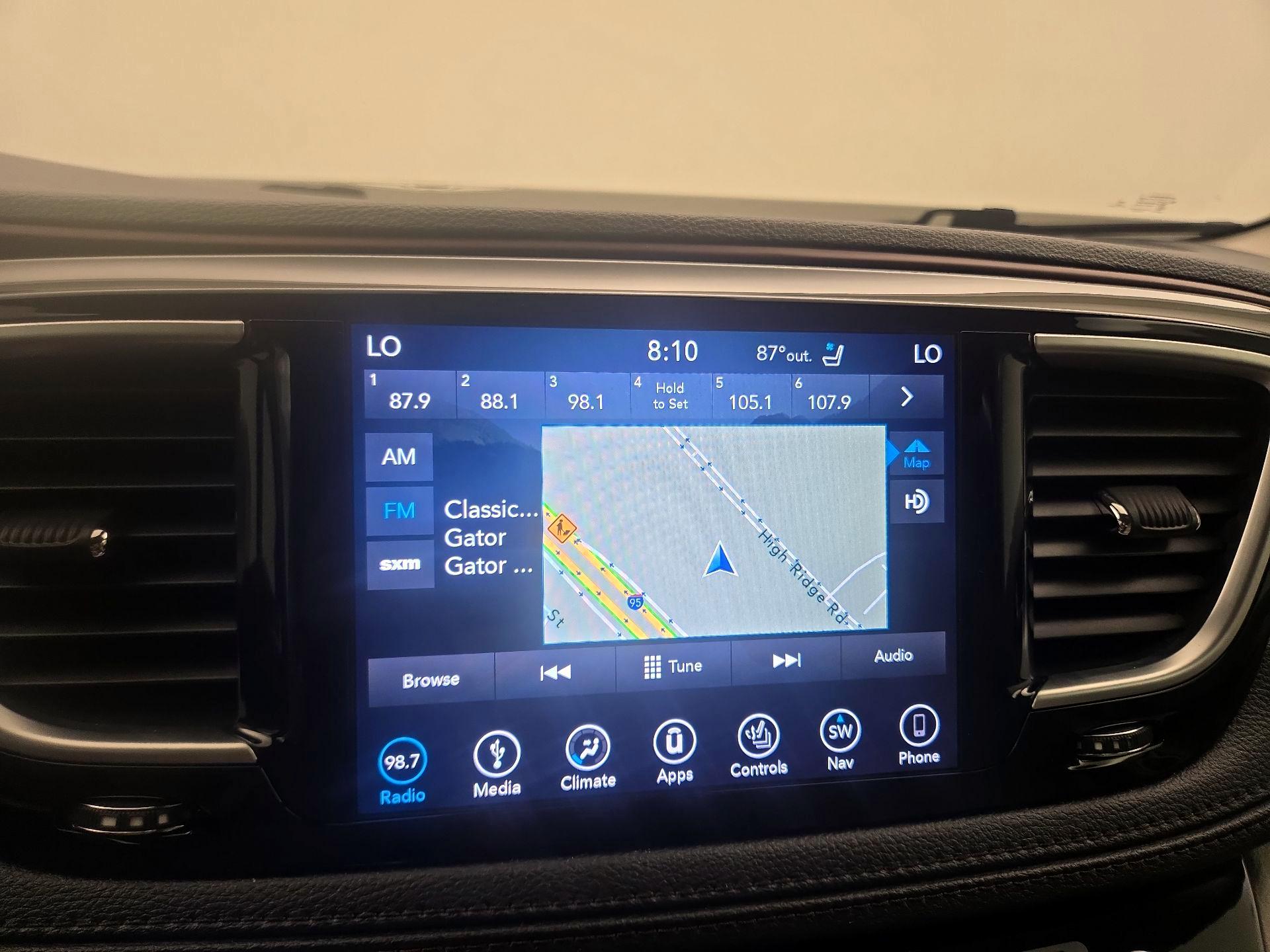 Thumbnail: 2018 Chrysler Pacifica - 15