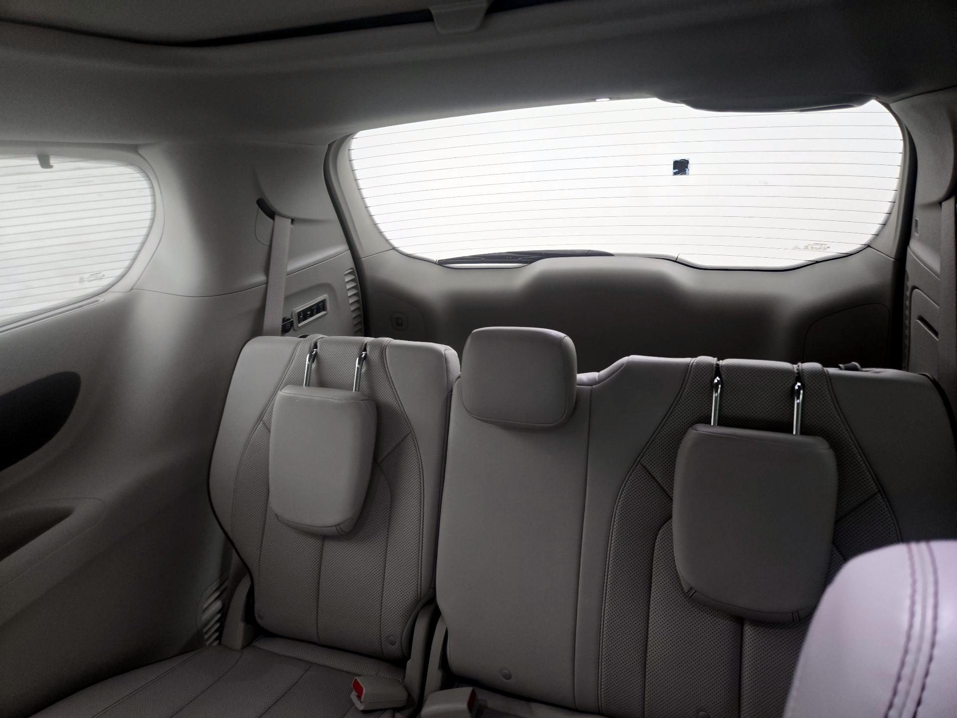 Thumbnail: 2018 Chrysler Pacifica - 20