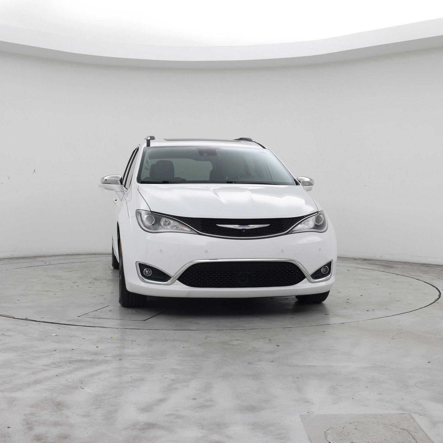 Thumbnail: 2018 Chrysler Pacifica - 5