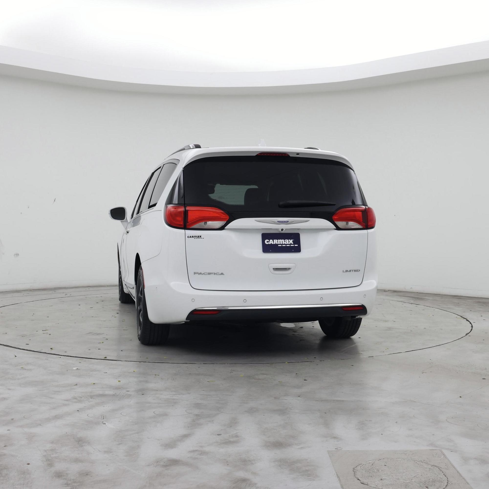 Thumbnail: 2018 Chrysler Pacifica - 6