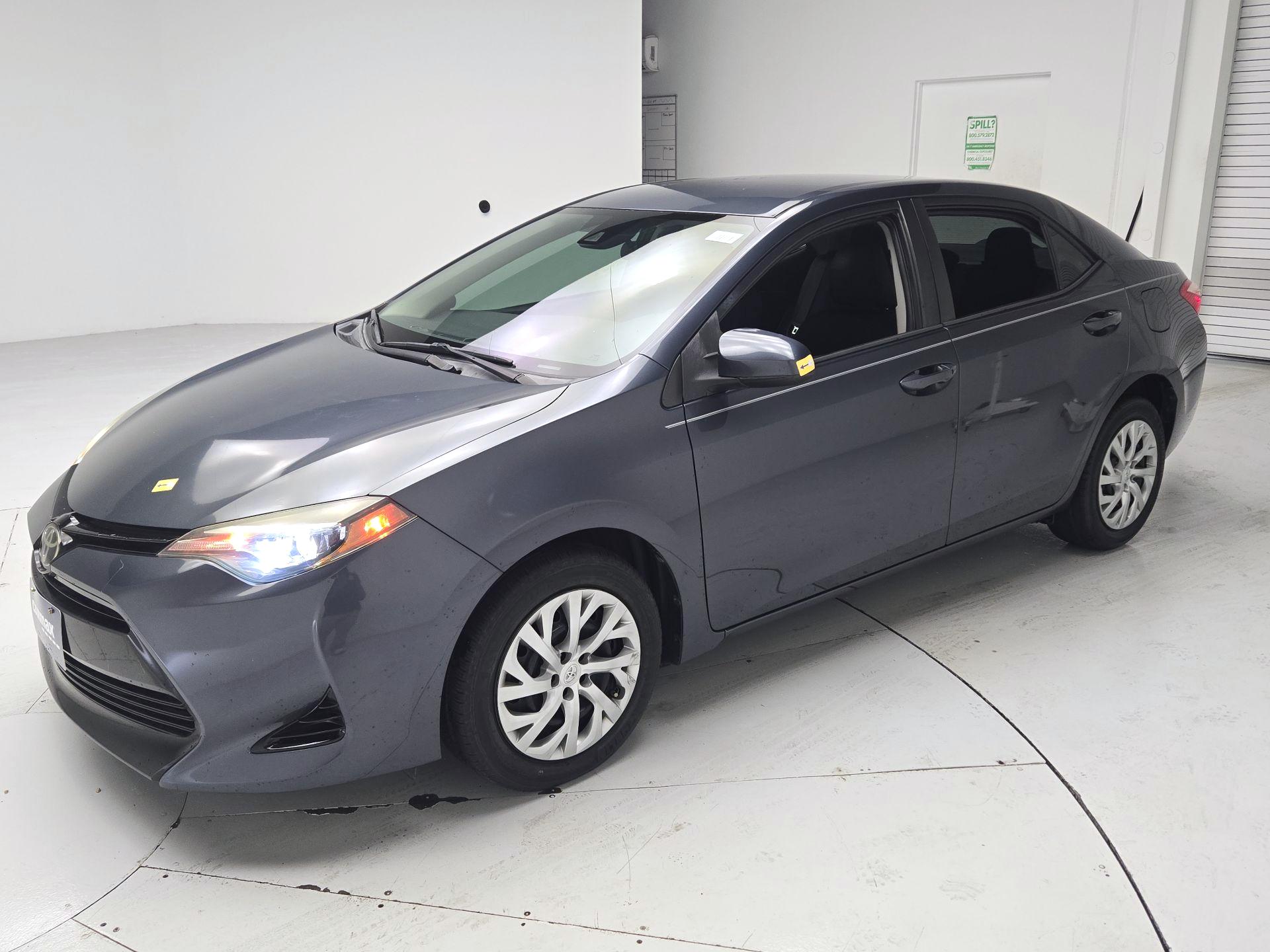 Thumbnail: 2017 Toyota Corolla - 3