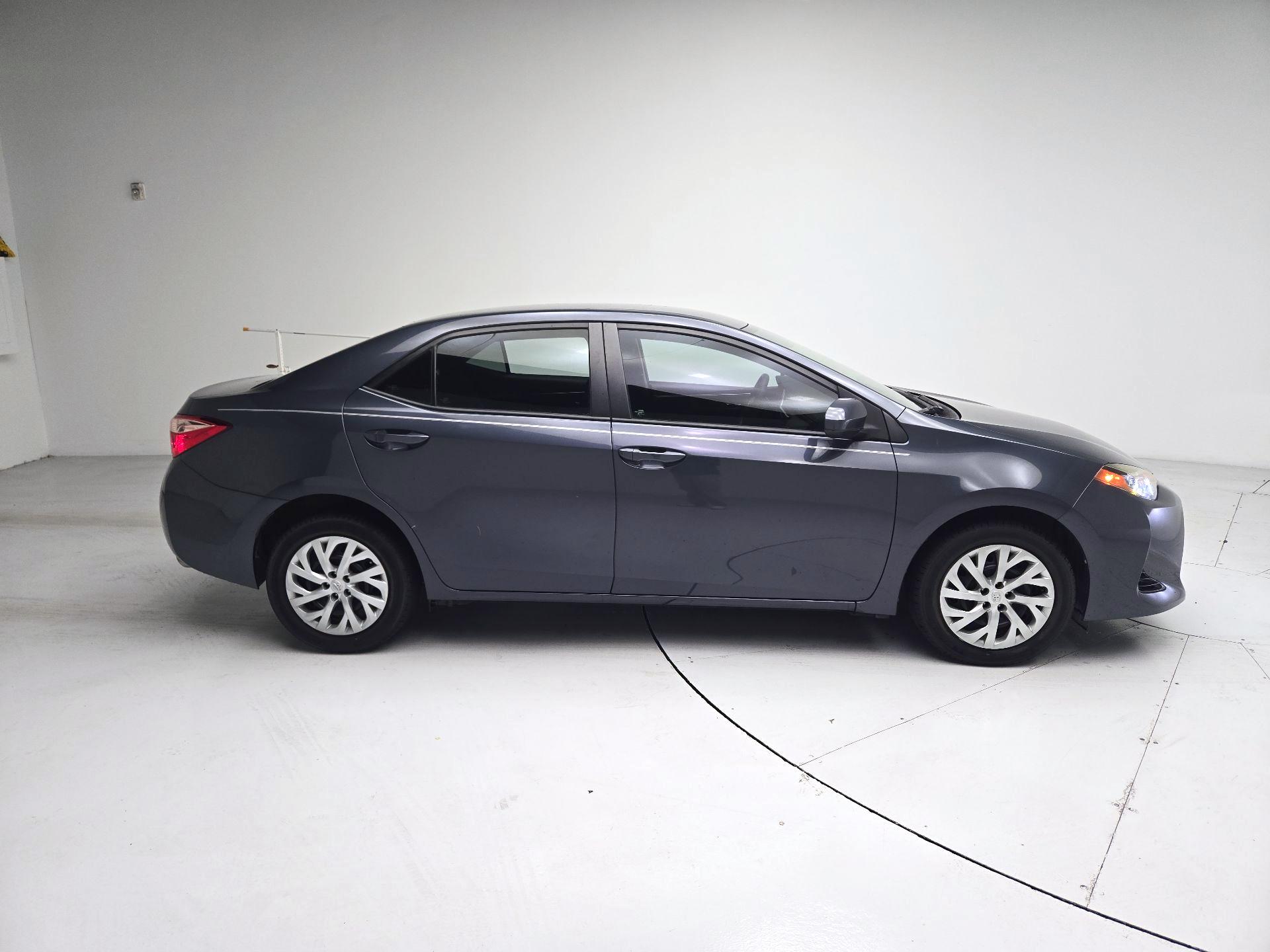 Thumbnail: 2017 Toyota Corolla - 4