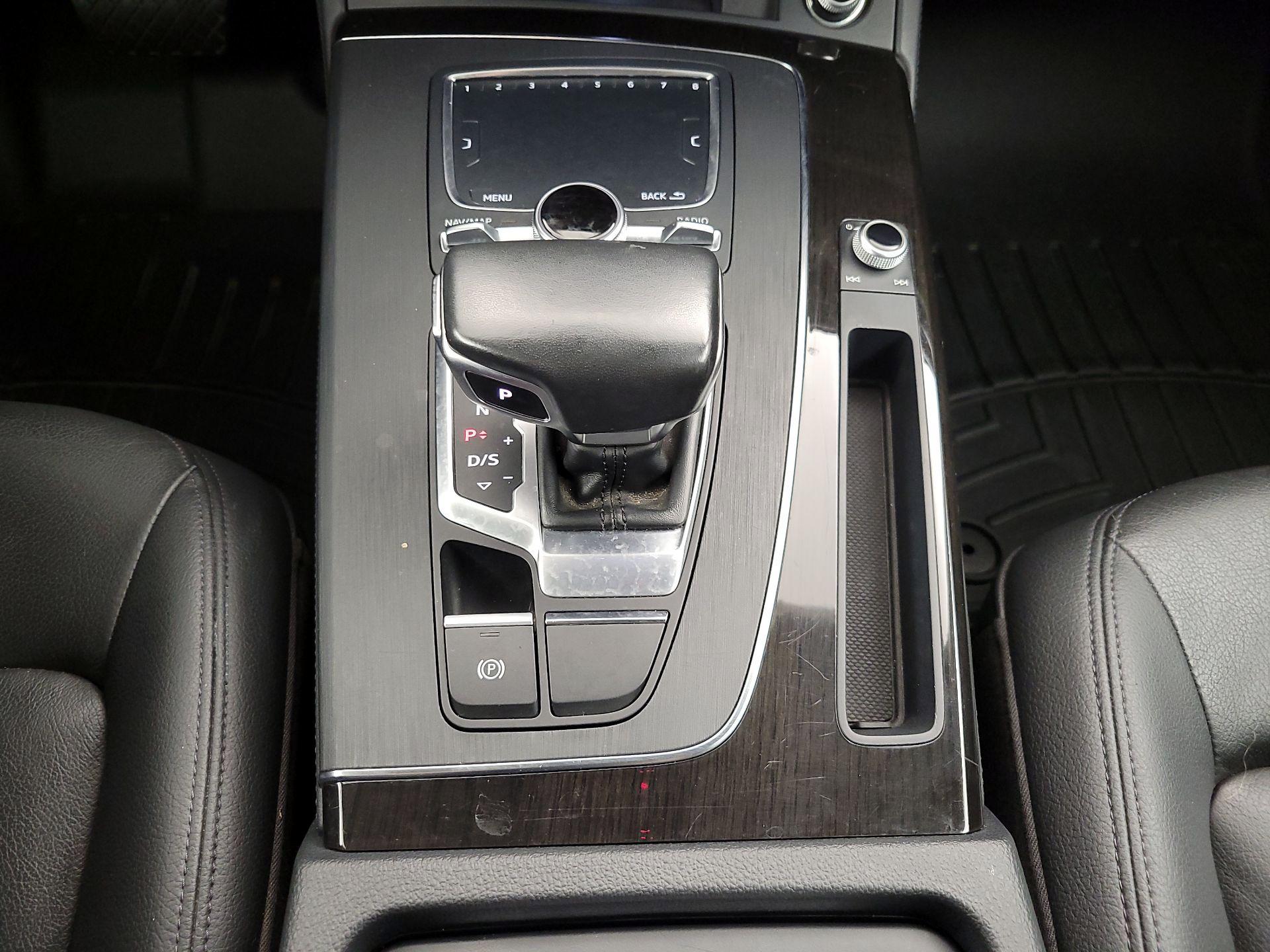 Thumbnail: 2020 Audi Q5 - 16
