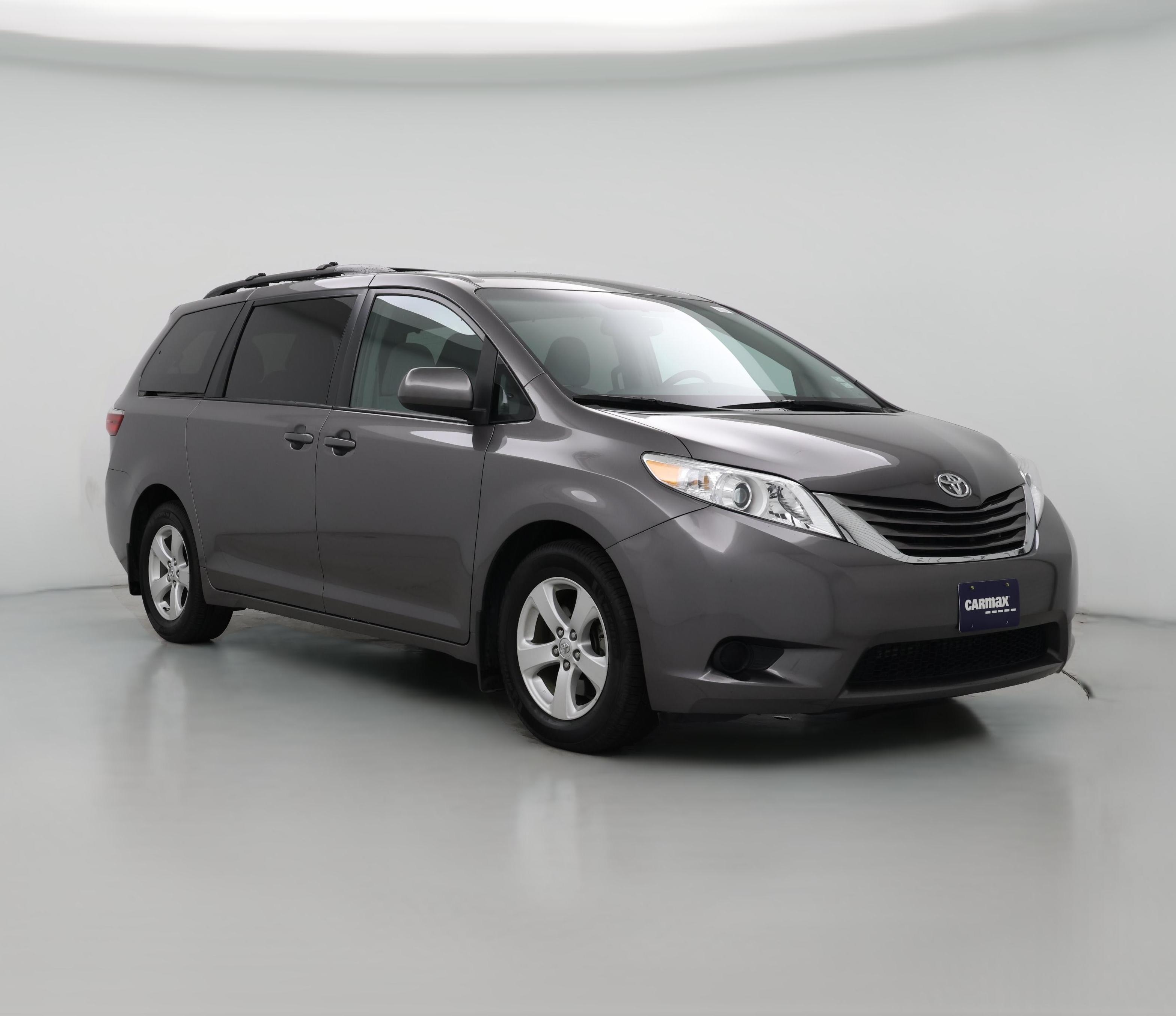 Thumbnail: 2017 Toyota Sienna - 1