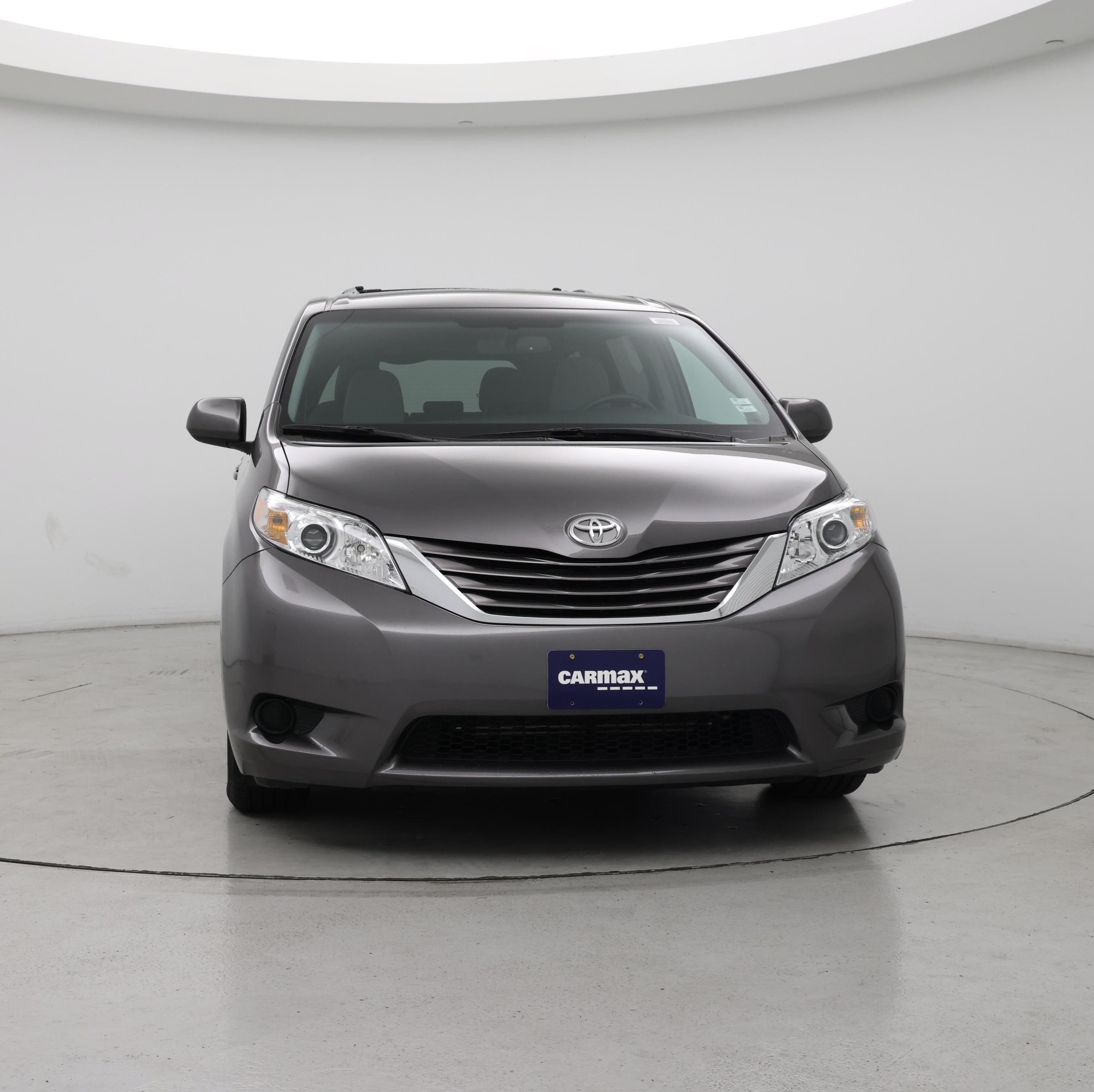Thumbnail: 2017 Toyota Sienna - 5