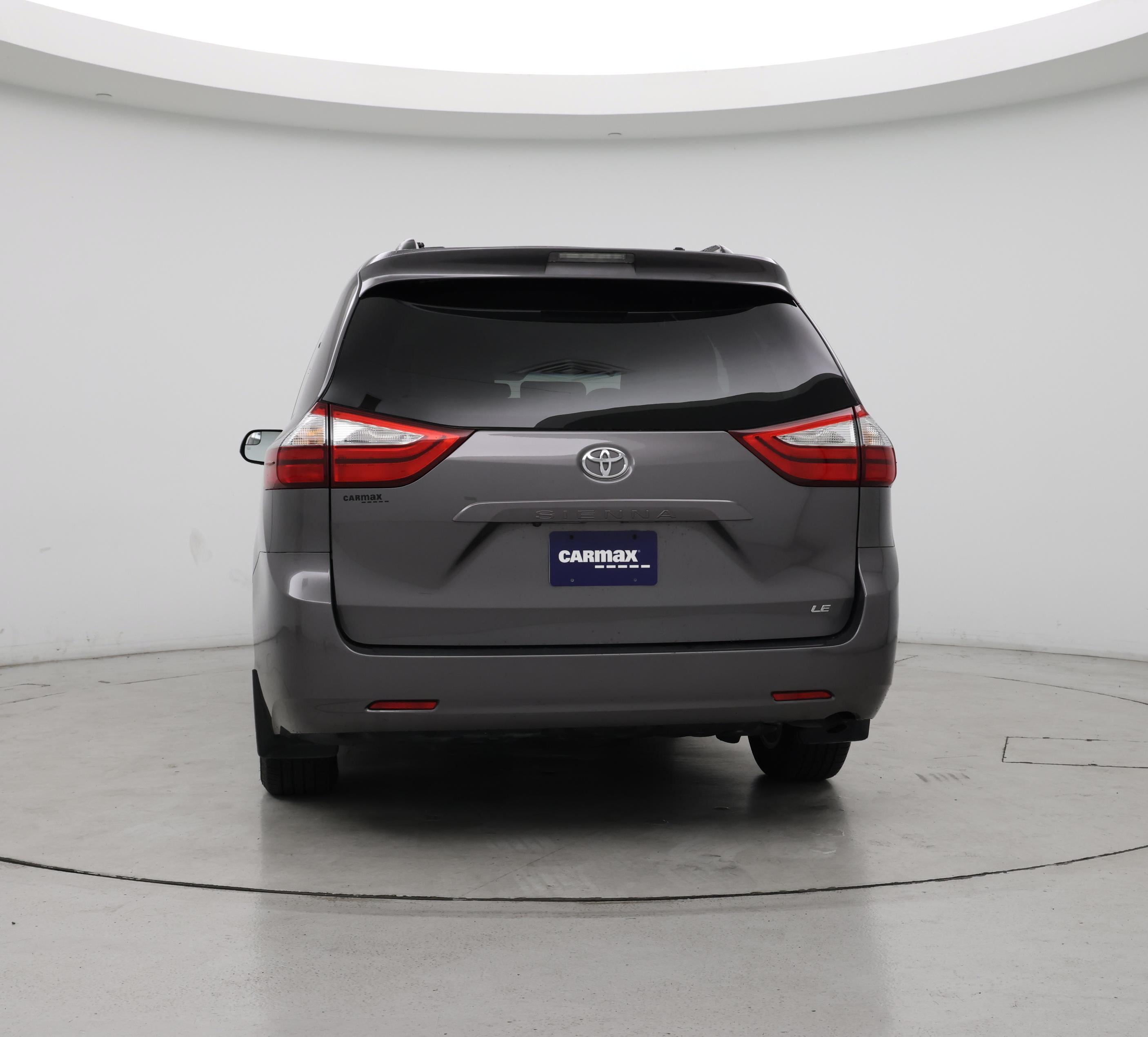 Thumbnail: 2017 Toyota Sienna - 6