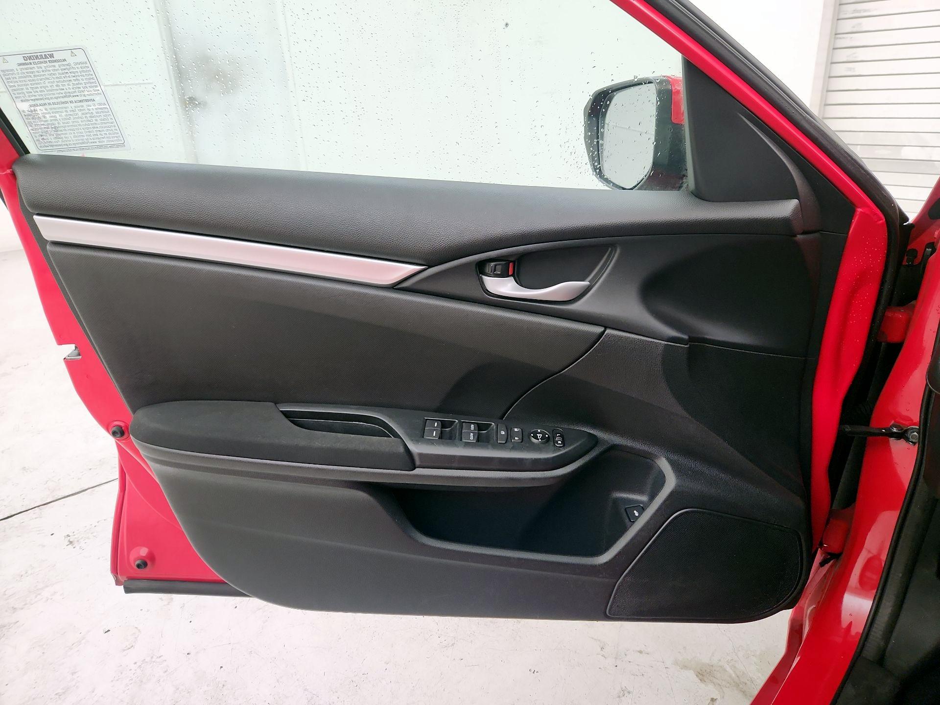 Thumbnail: 2016 Honda Civic - 12