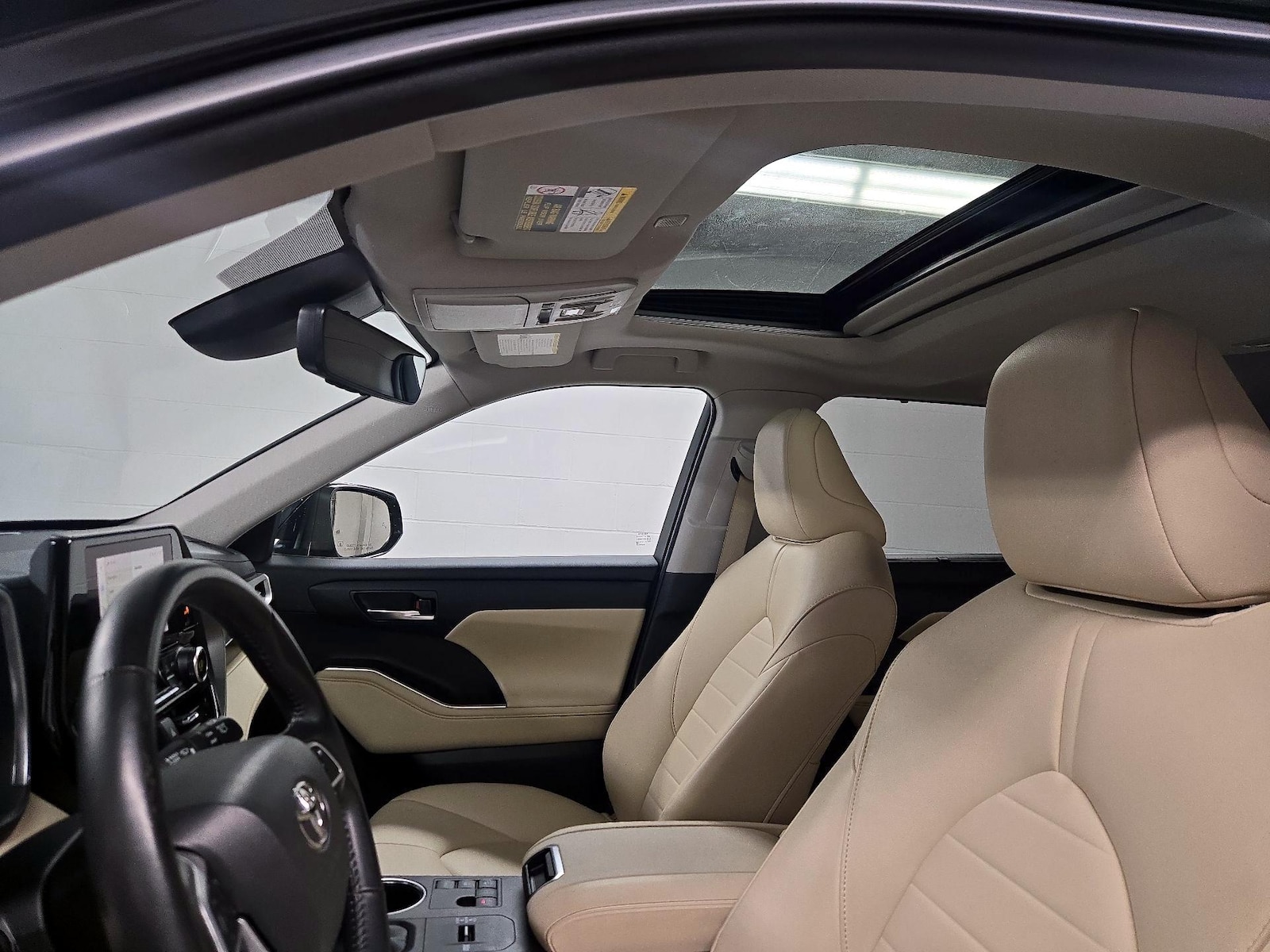 Sunroof(s) & Overhead Airbags
