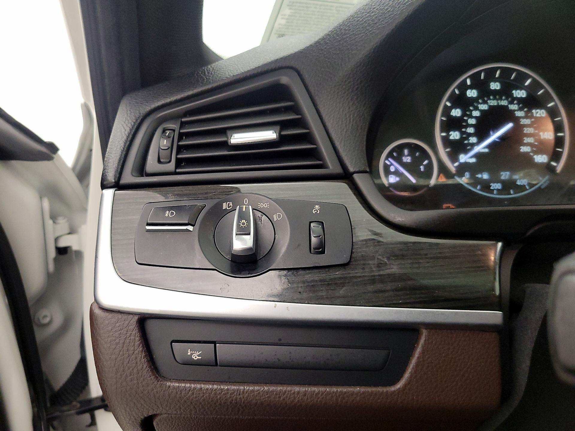 Thumbnail: 2015 BMW 5 Series - 13