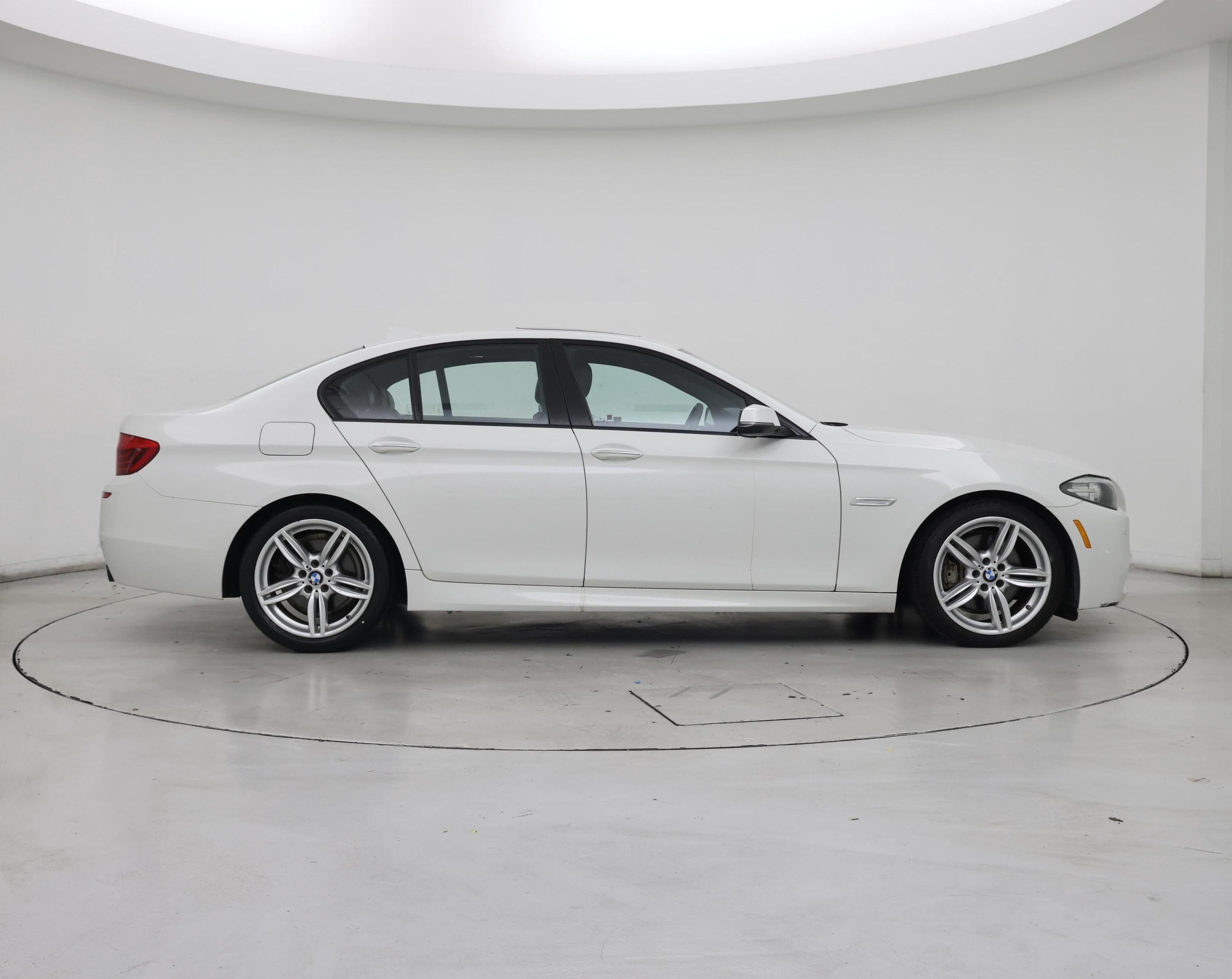 Thumbnail: 2015 BMW 5 Series - 7