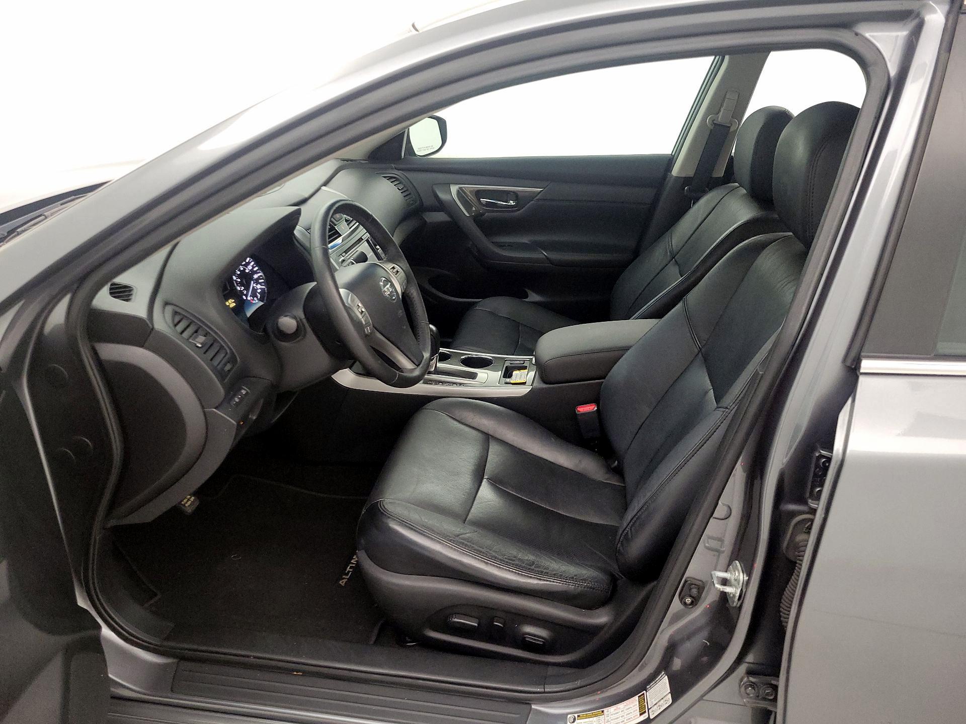 Thumbnail: 2015 Nissan Altima - 11