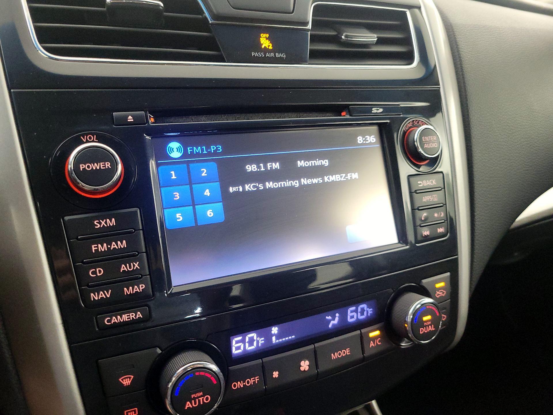 Thumbnail: 2015 Nissan Altima - 16