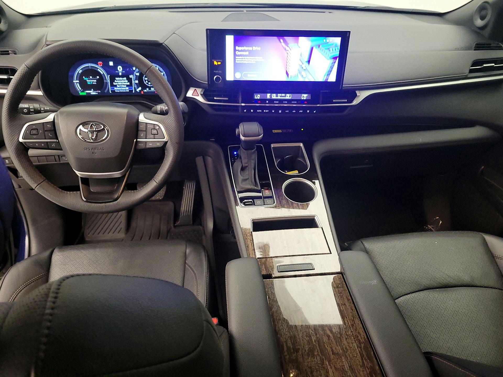 Thumbnail: 2025 Toyota Sienna - 9