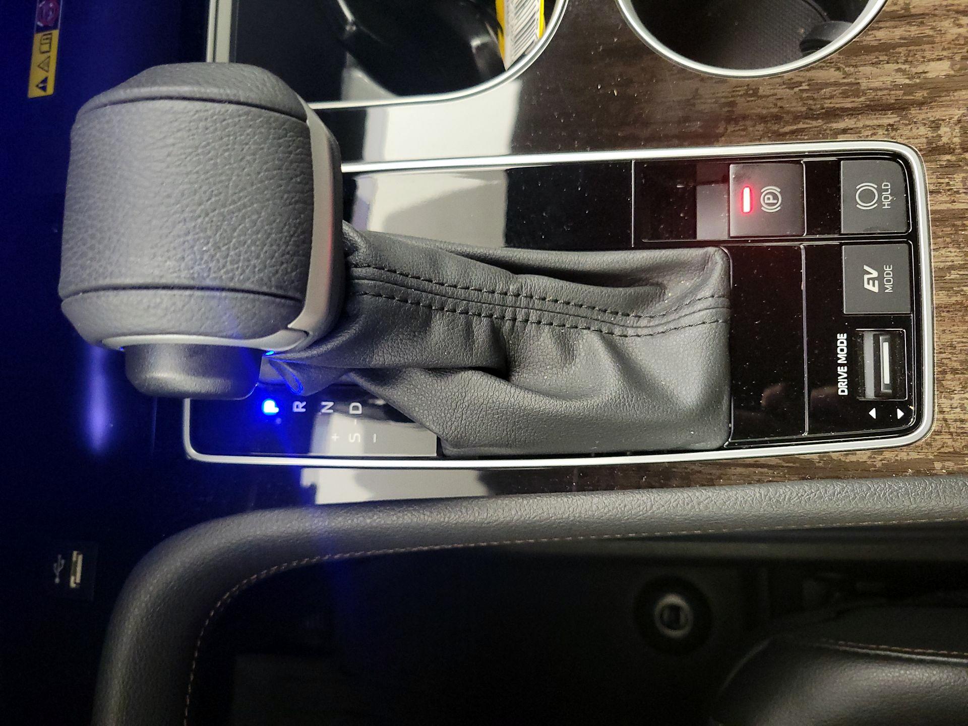 Thumbnail: 2025 Toyota Sienna - 18