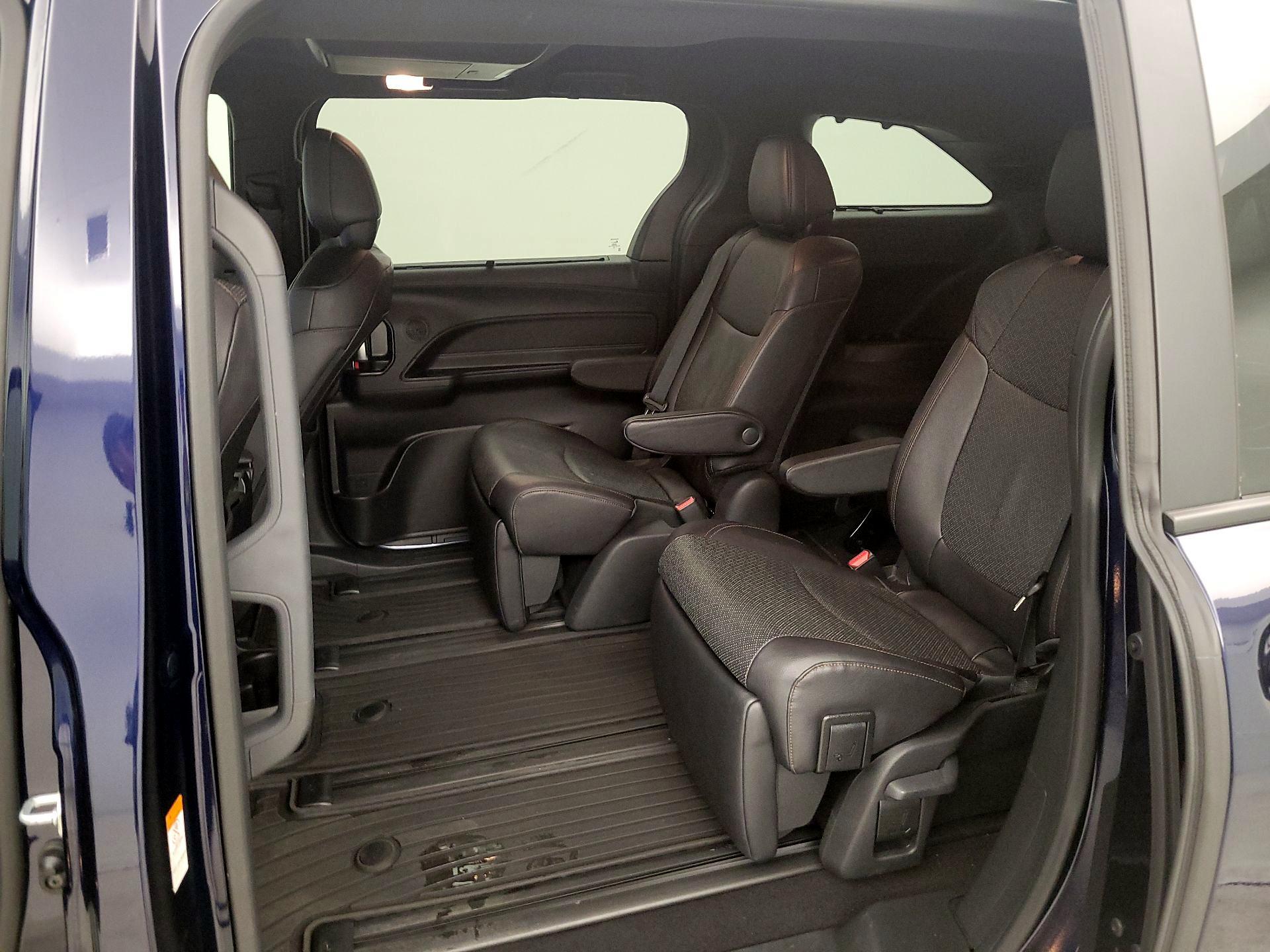 Thumbnail: 2025 Toyota Sienna - 19
